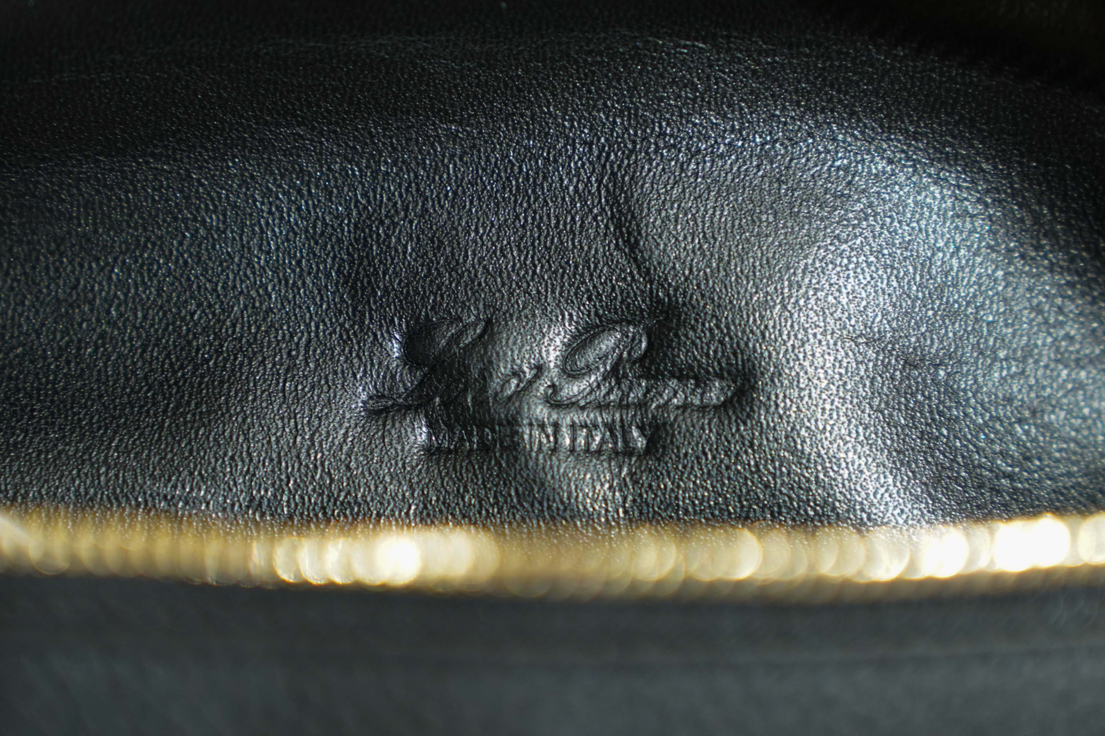 Loro Piana | Extra-Pocket-L19 – Leather – Black – Gold Hardware