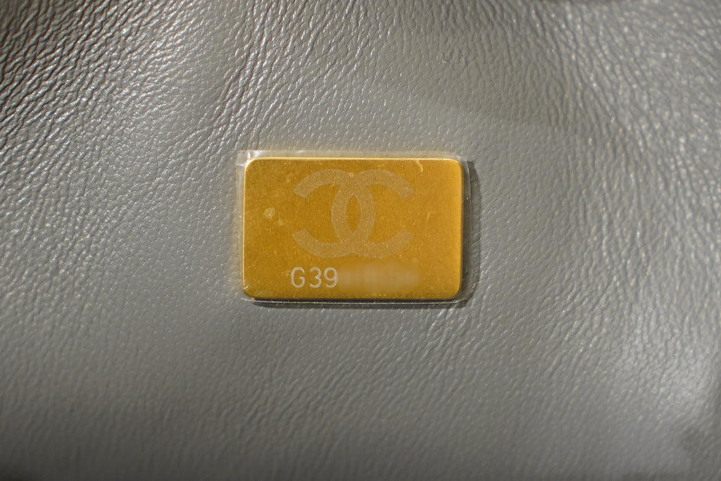 Chanel | Square Mini Flap Bag – Lambskin – Grey – Gold Hardware