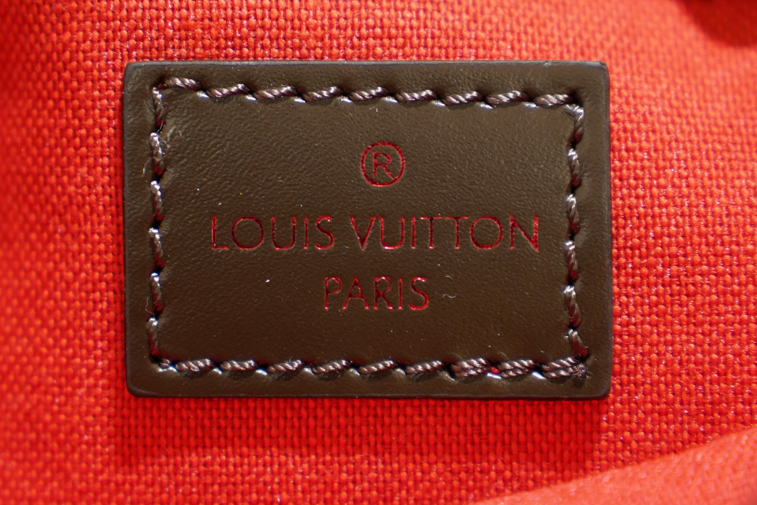 Louis Vuitton | Pochette Métis – Canvas – Damier Ebene – Gold Hardware