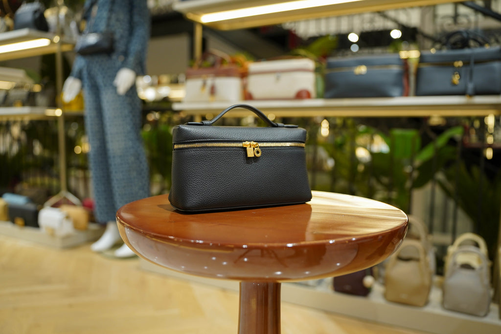 Loro Piana | Extra-Pocket-L19 – Leather – Black – Gold Hardware