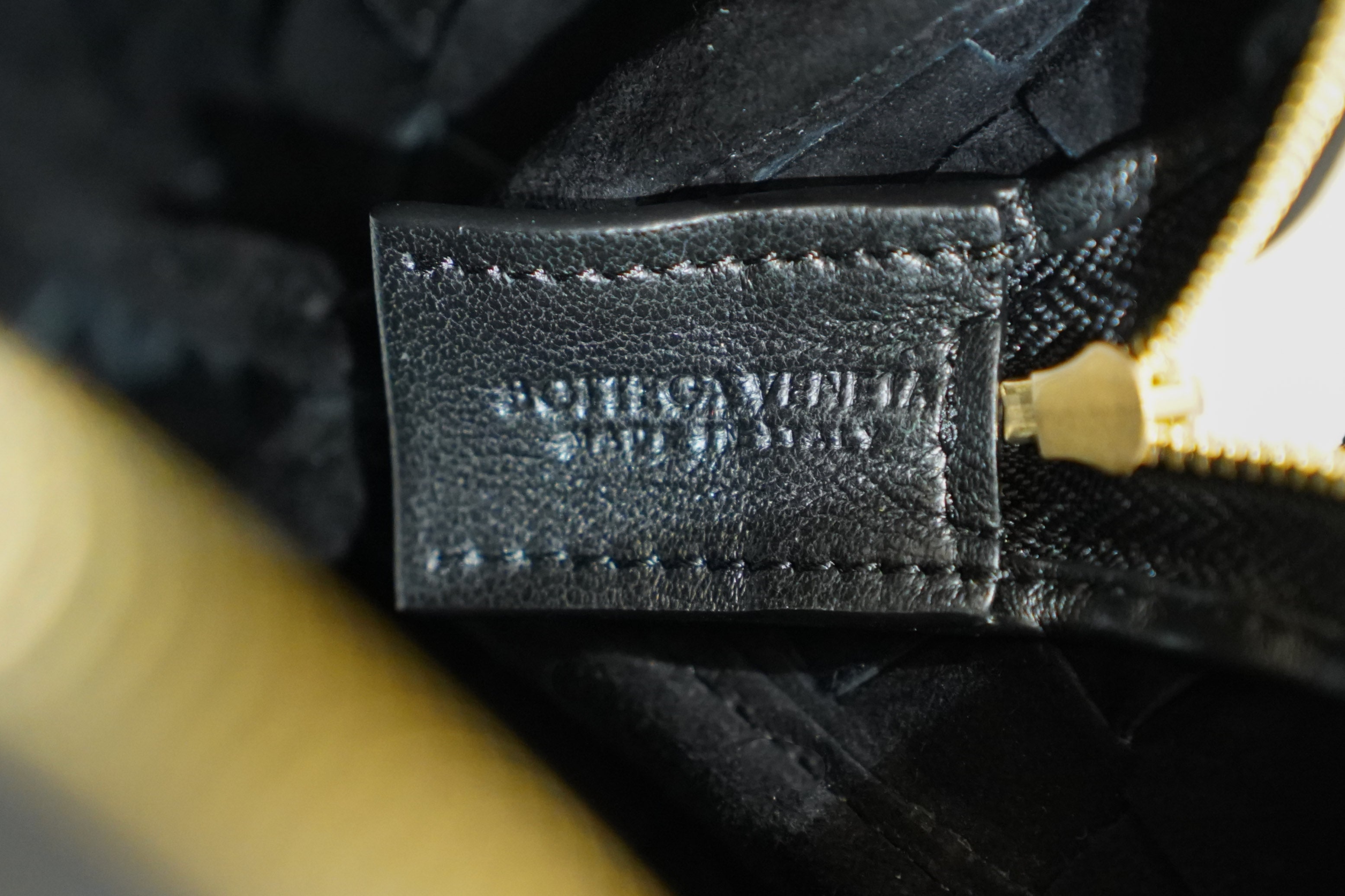 Bottega Veneta | Loop Bag – Leather – Black – Gold Hardware