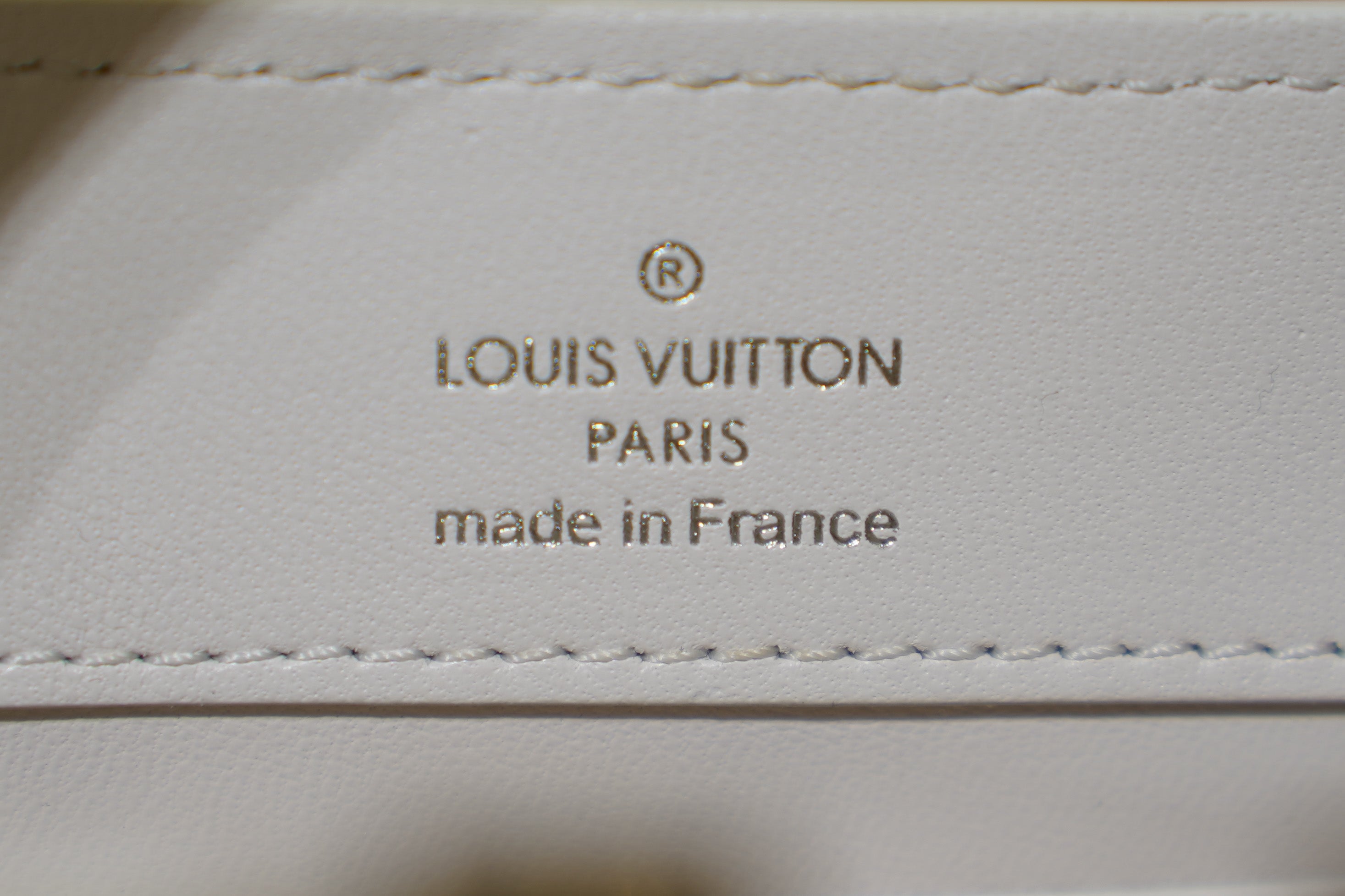 Louis Vuitton | Capucines Medium – Leather – Cream – Silver Hardware