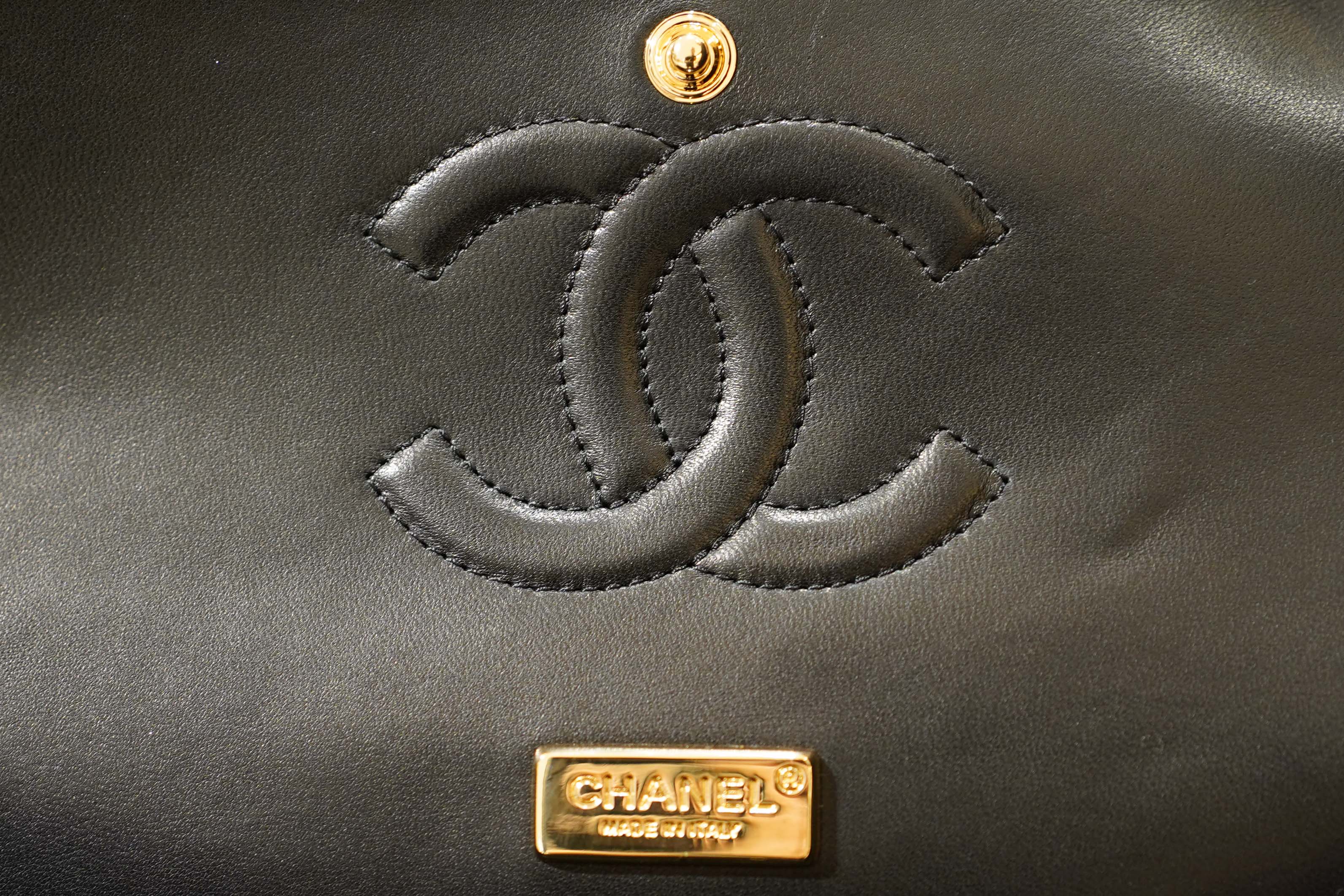 Chanel | Classic Flap Bag – Medium – Wool – Black – Gold Hardware