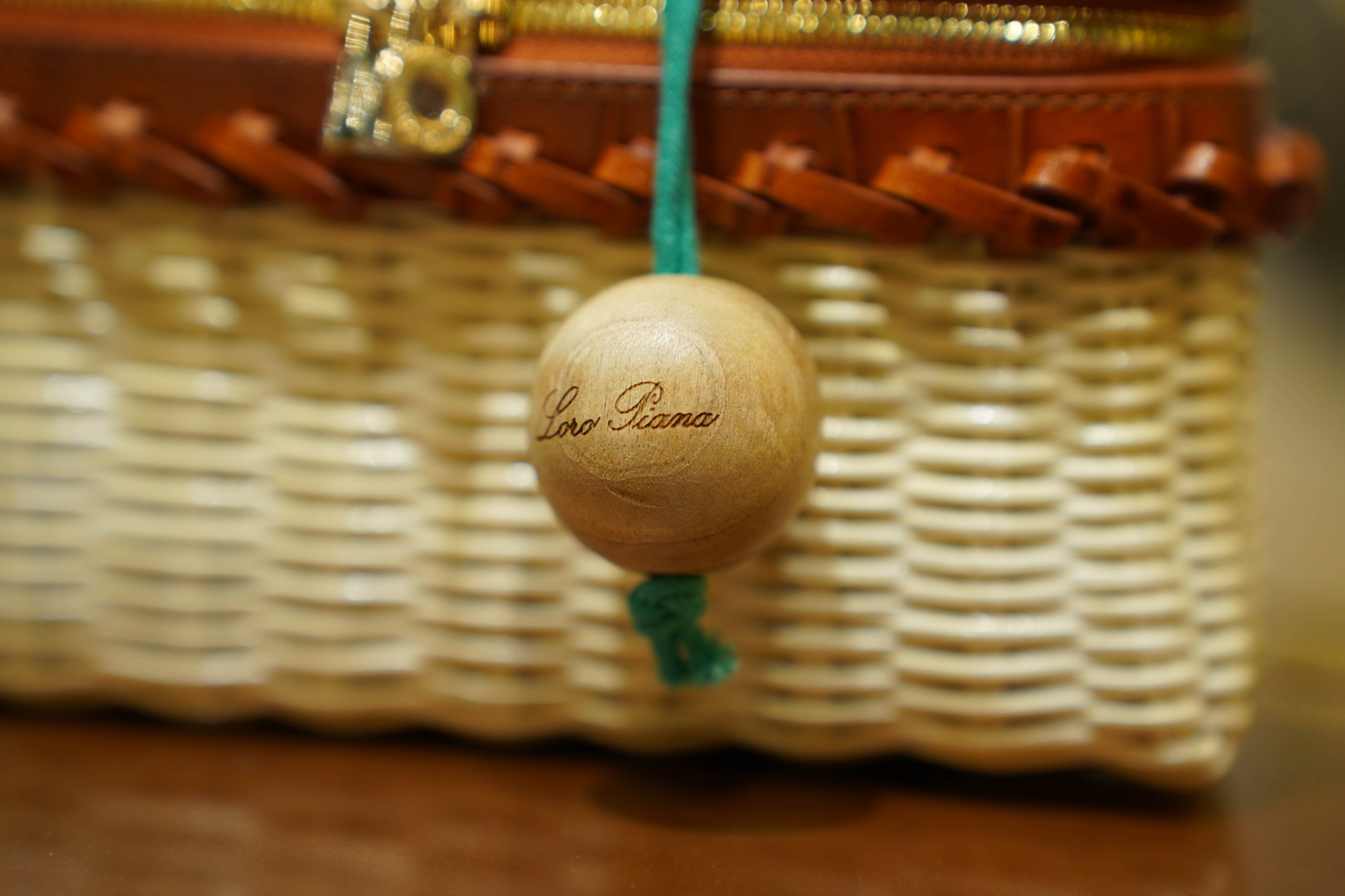 Loro Piana | Extra-Pocket-L19 – Wicker – Natural – Gold Hardware