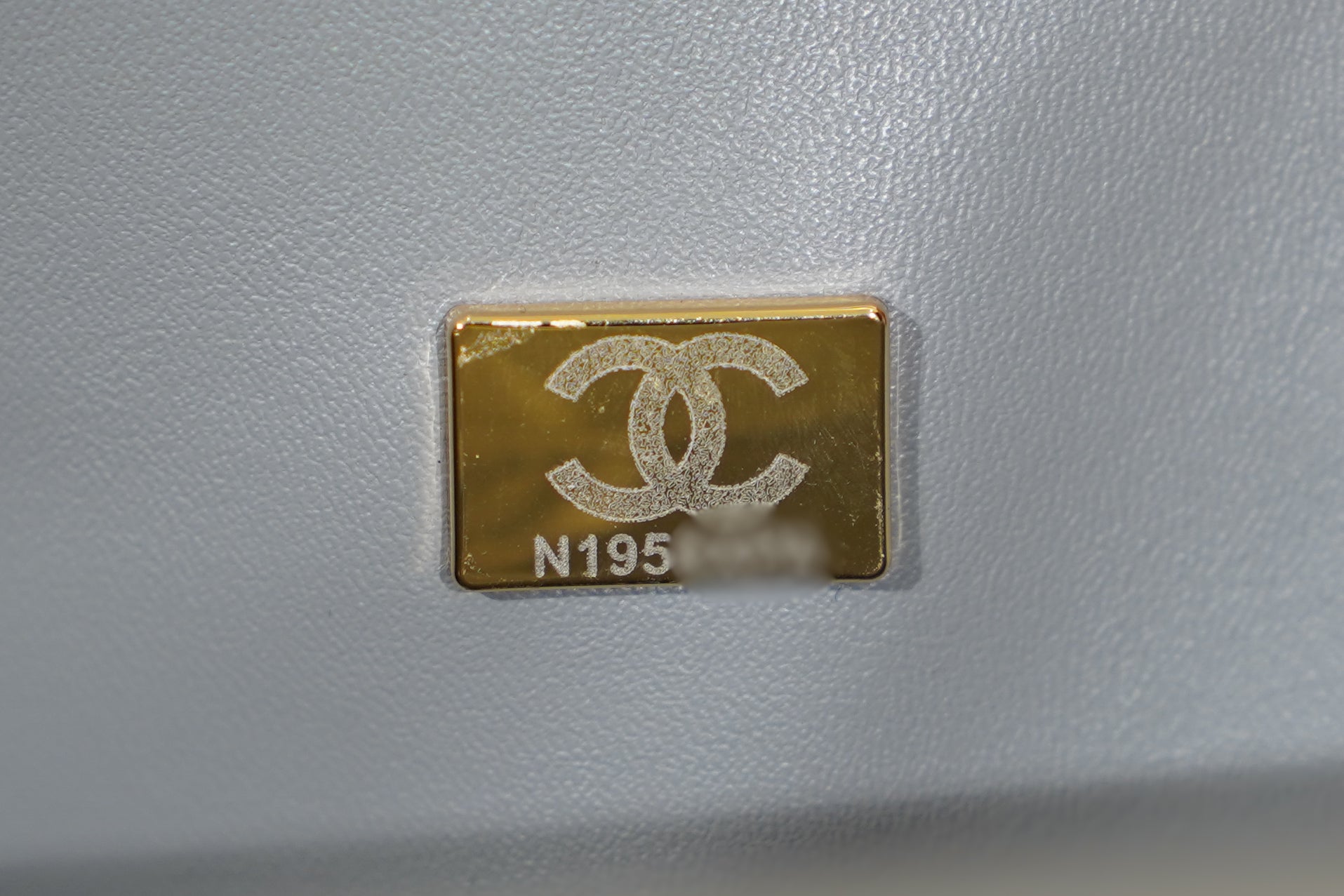 Chanel | Classic Flap Bag – Medium – Lambskin – Grey – Gold Hardware