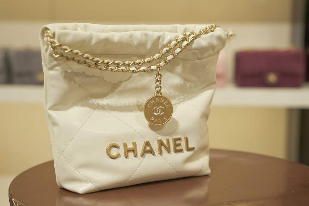 Chanel | Mini Flap Bag – Lambskin – White – Gold Hardware
