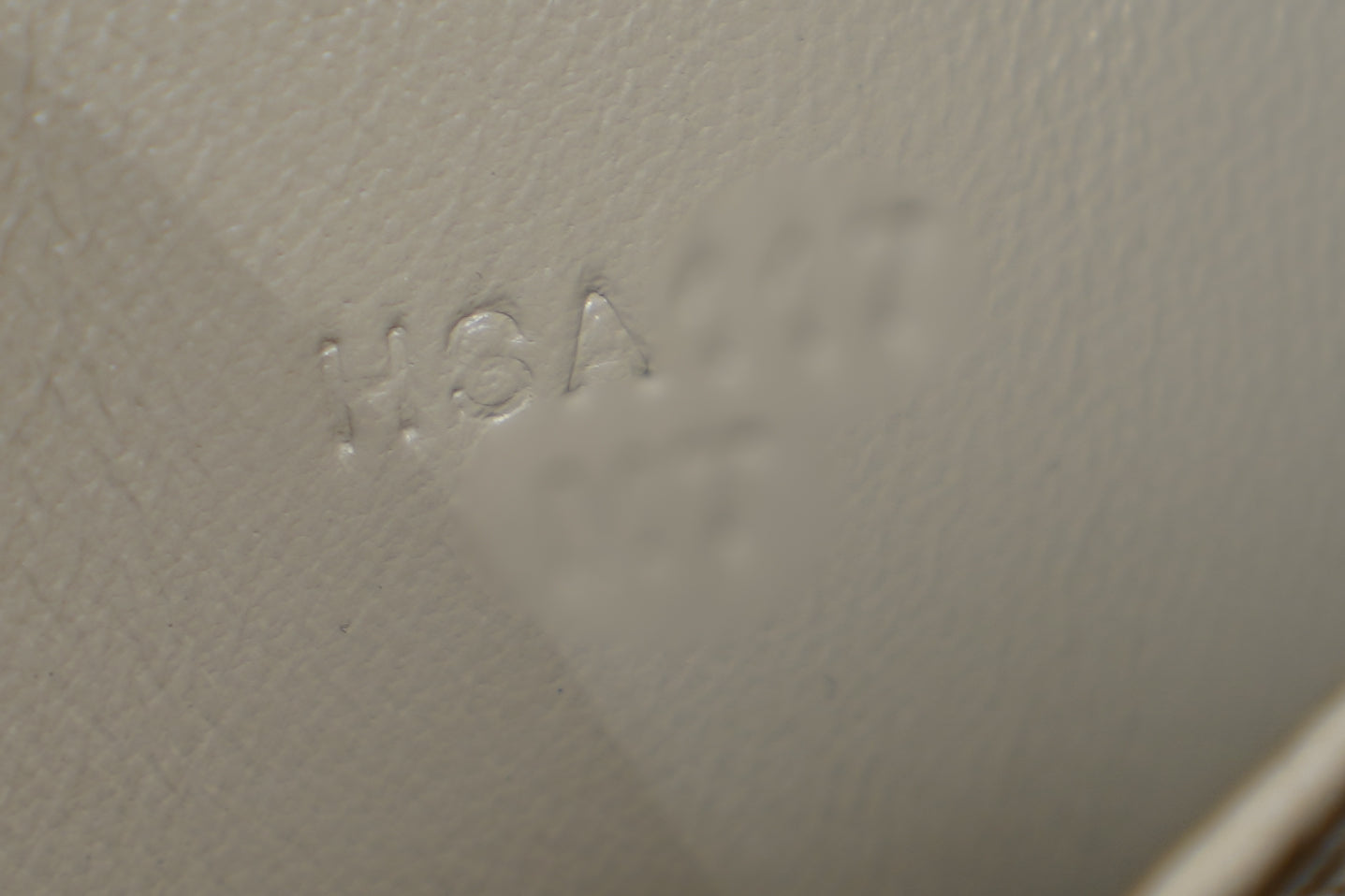 Hermes | Lindy Large – Togo – White – Gold Hardware