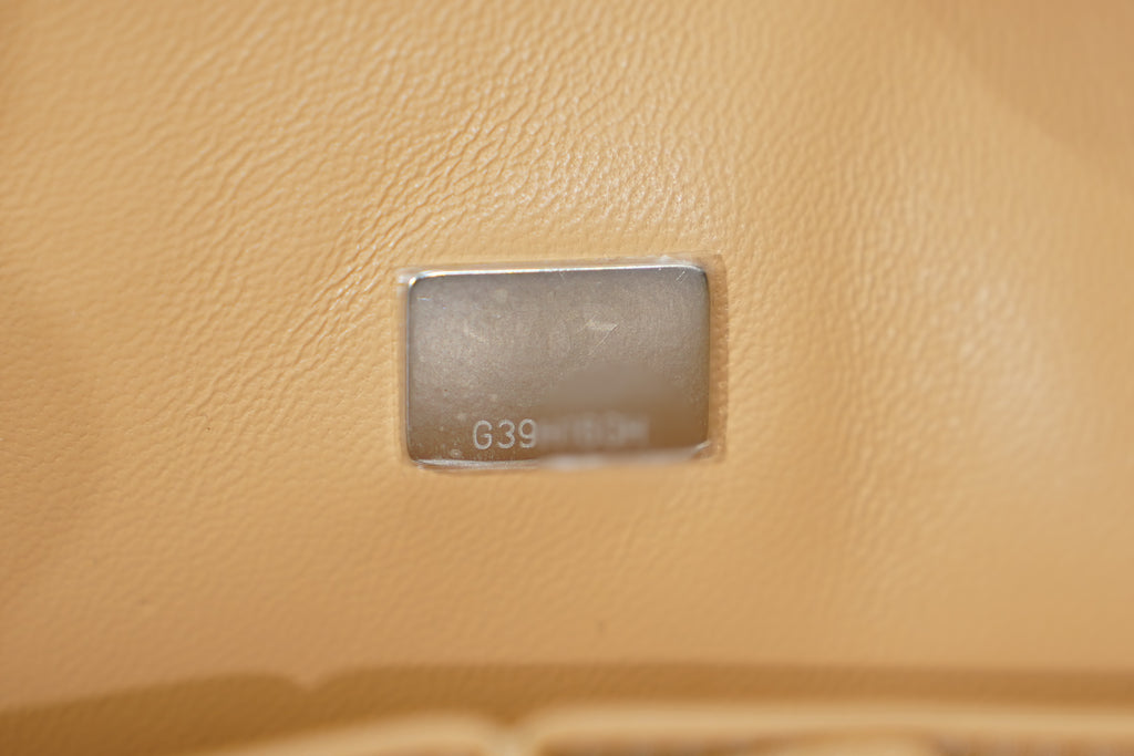 Chanel | Sac Classic Flap – Moyen – Cuir – Beige – Quincaillerie Argentée