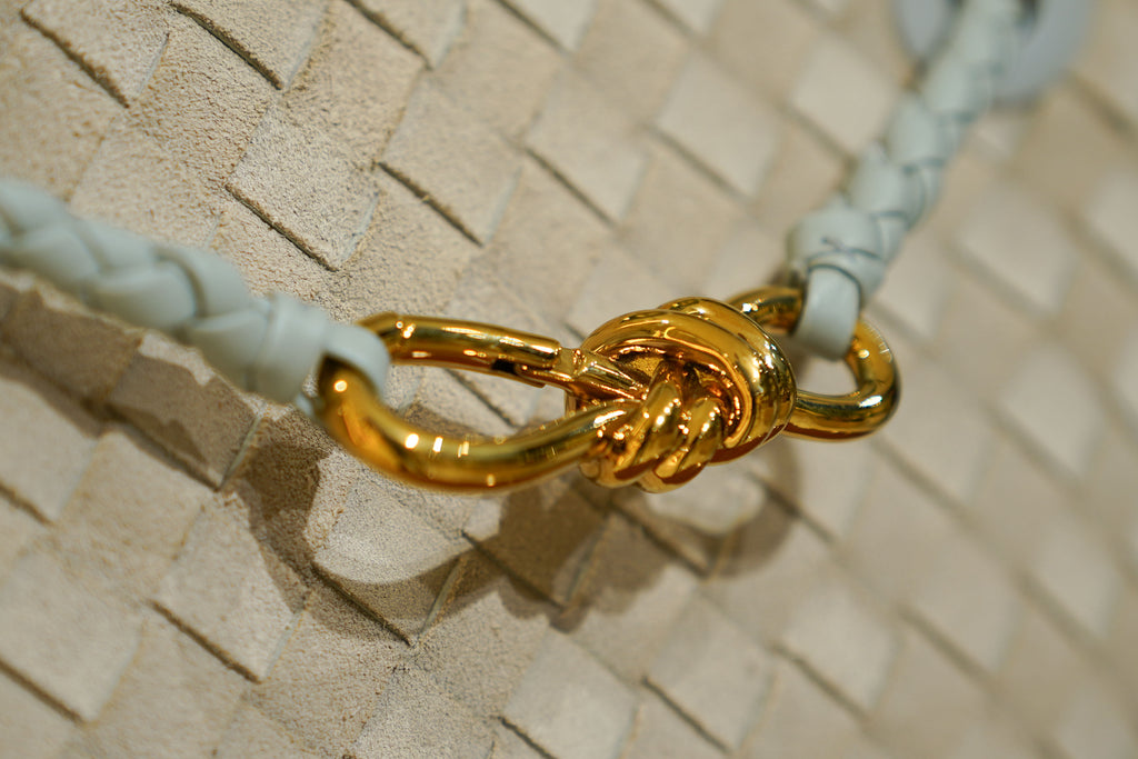 Bottega Veneta | Andiamo – Intrecciato – Beige – Gold Hardware