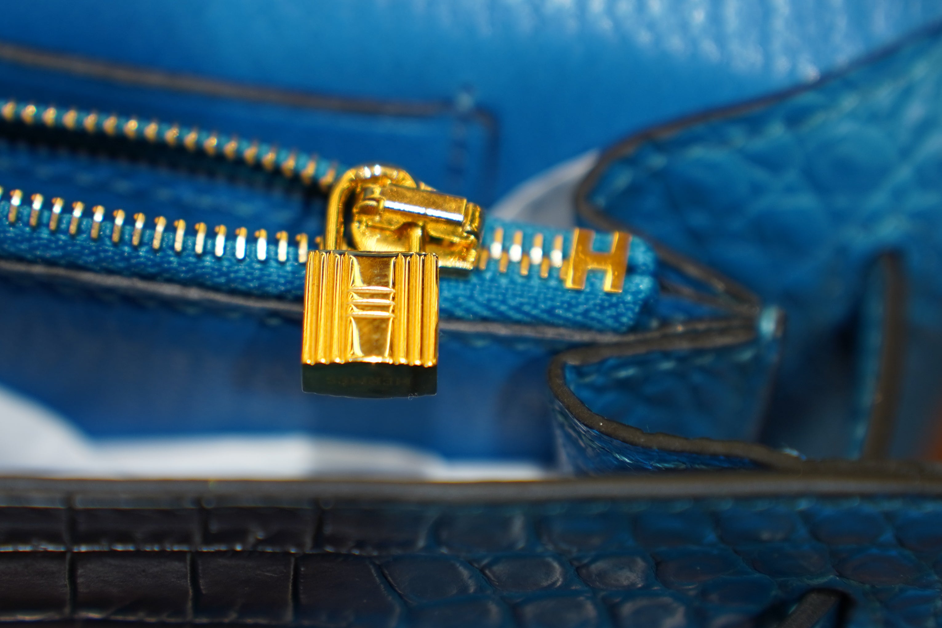 Hermes | Kelly To Go Wallet - Crocodile Leather – Blue – Gold Hardware