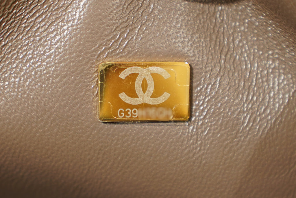 Chanel | Square Mini Flap Bag – Lambskin – Taupe – Gold Hardware