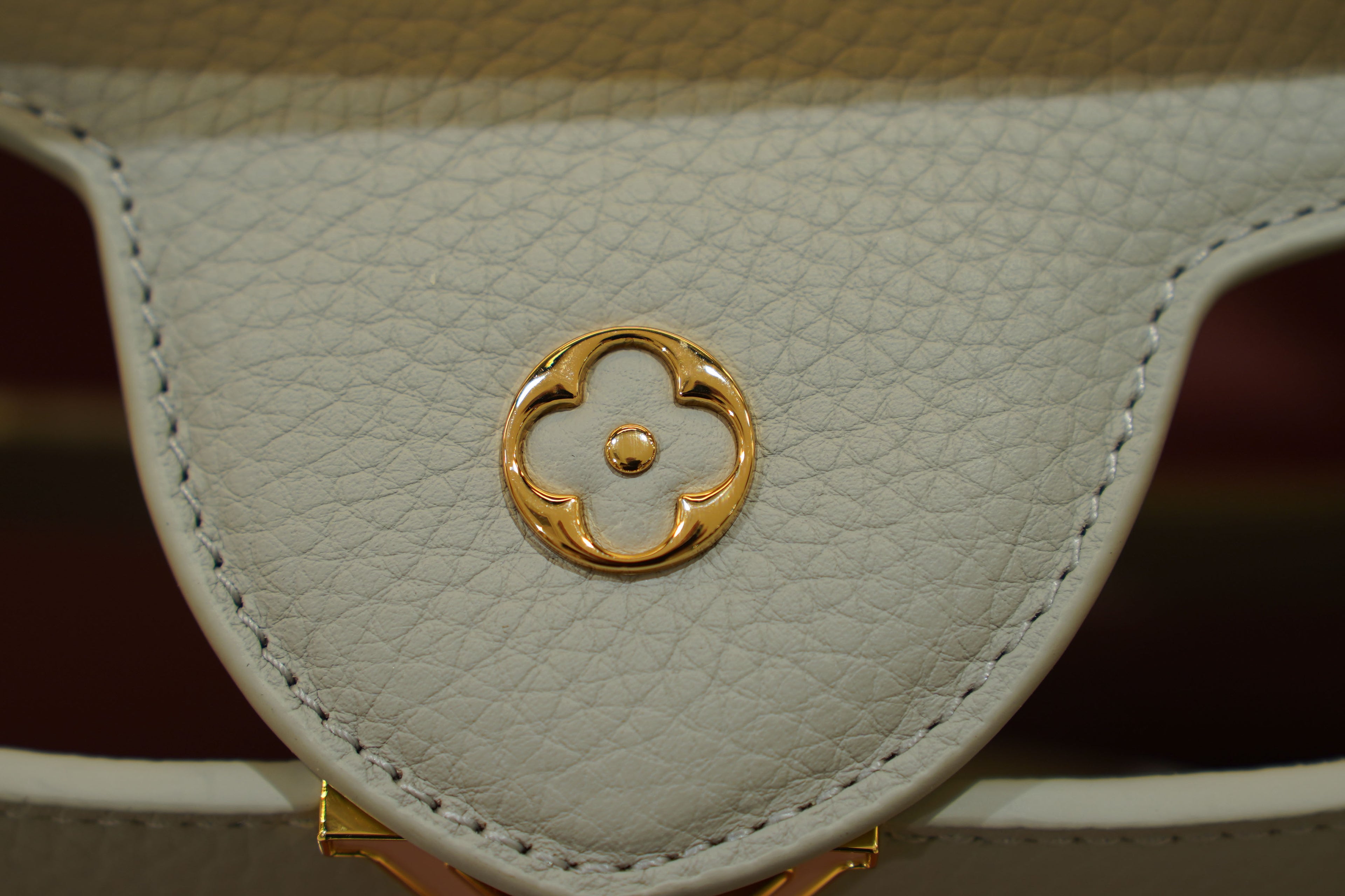 Louis Vuitton | Capucines – Leather – Grey – Gold Hardware