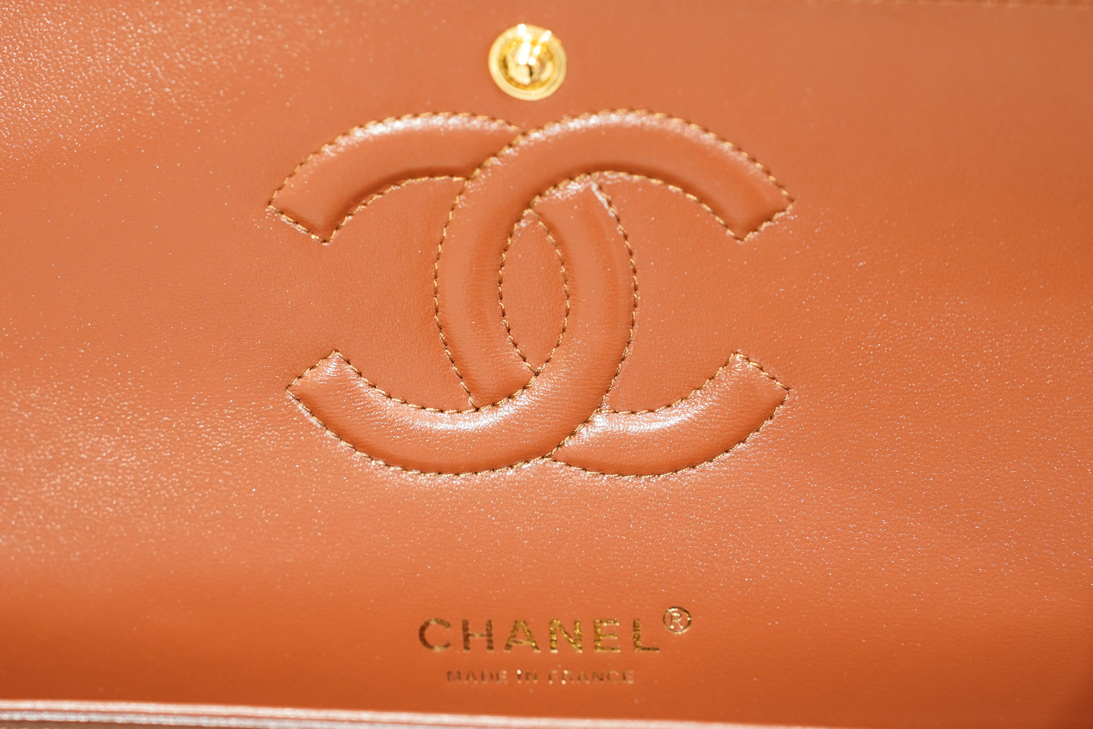 Chanel | Classic Flap Bag – Medium – Lambskin – Brown – Gold Hardware