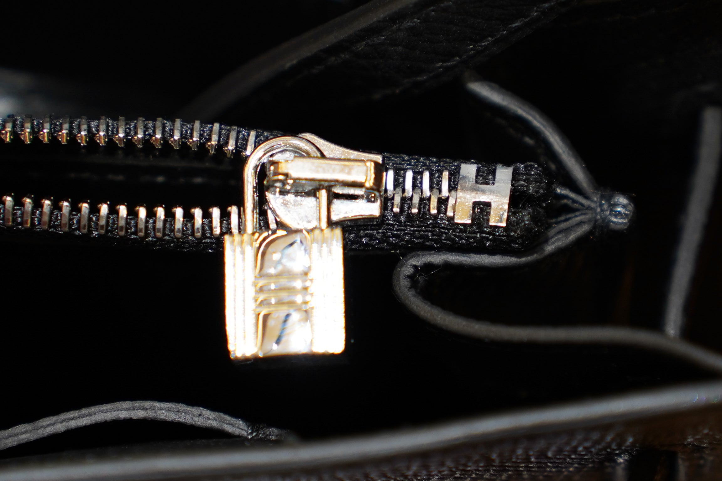 Hermes | Kelly To Go Wallet – Epsom – Black – Silver Hardware