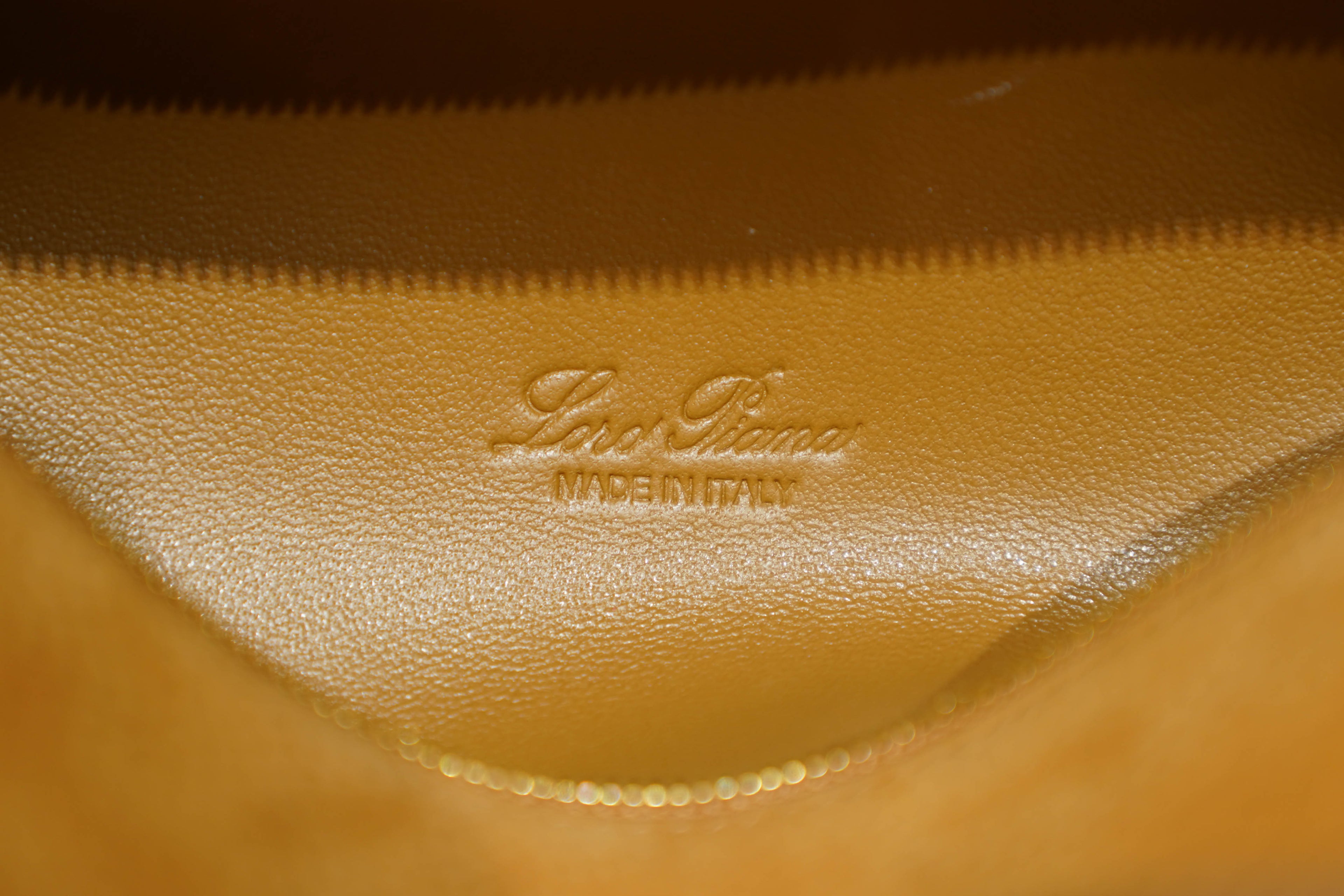 Loro Piana | Extra-Pocket-L19 – Leather – Tan – Gold Hardware