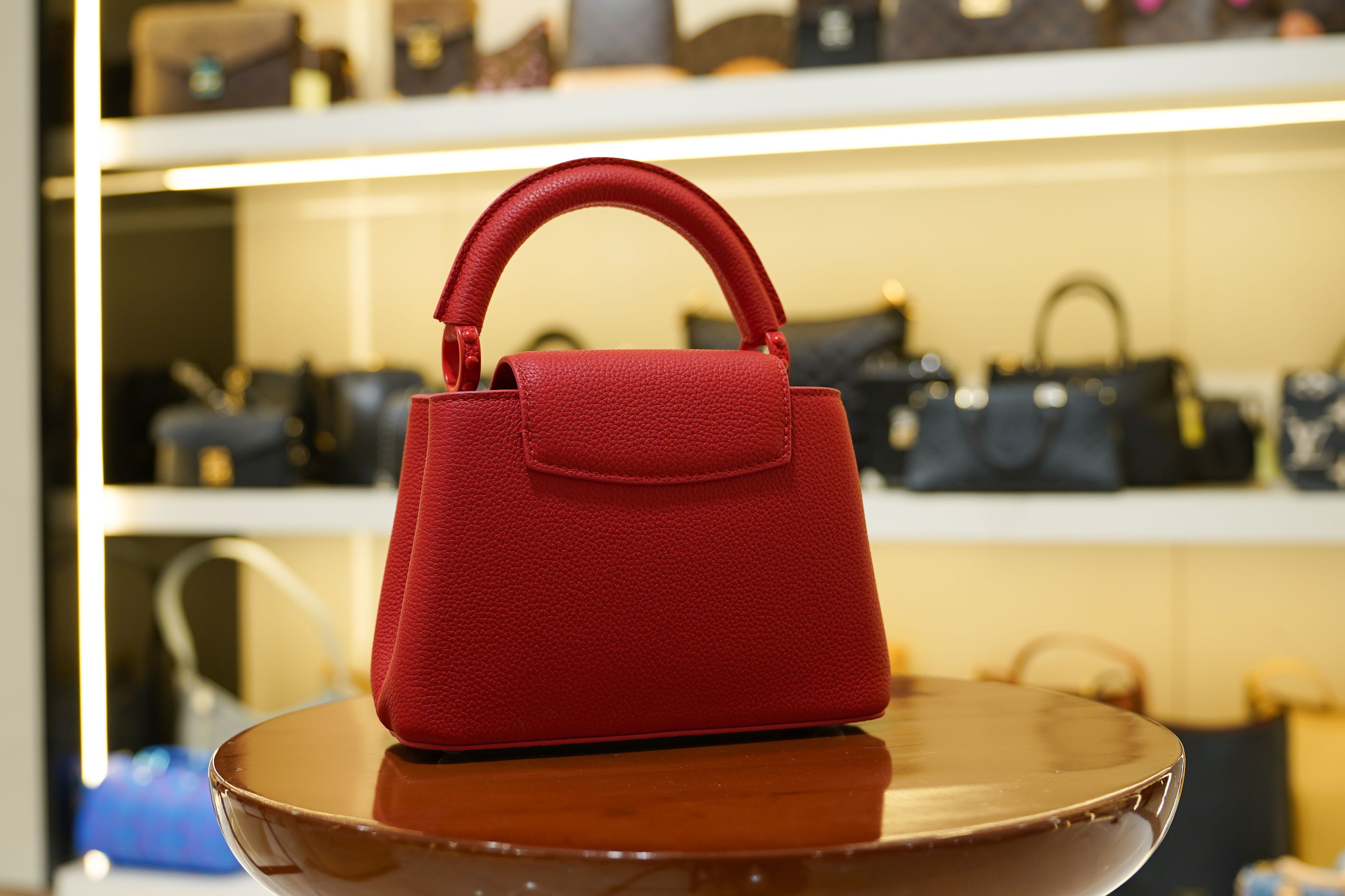 Louis Vuitton | Capucines Medium – Leather – Red – Gold Hardware