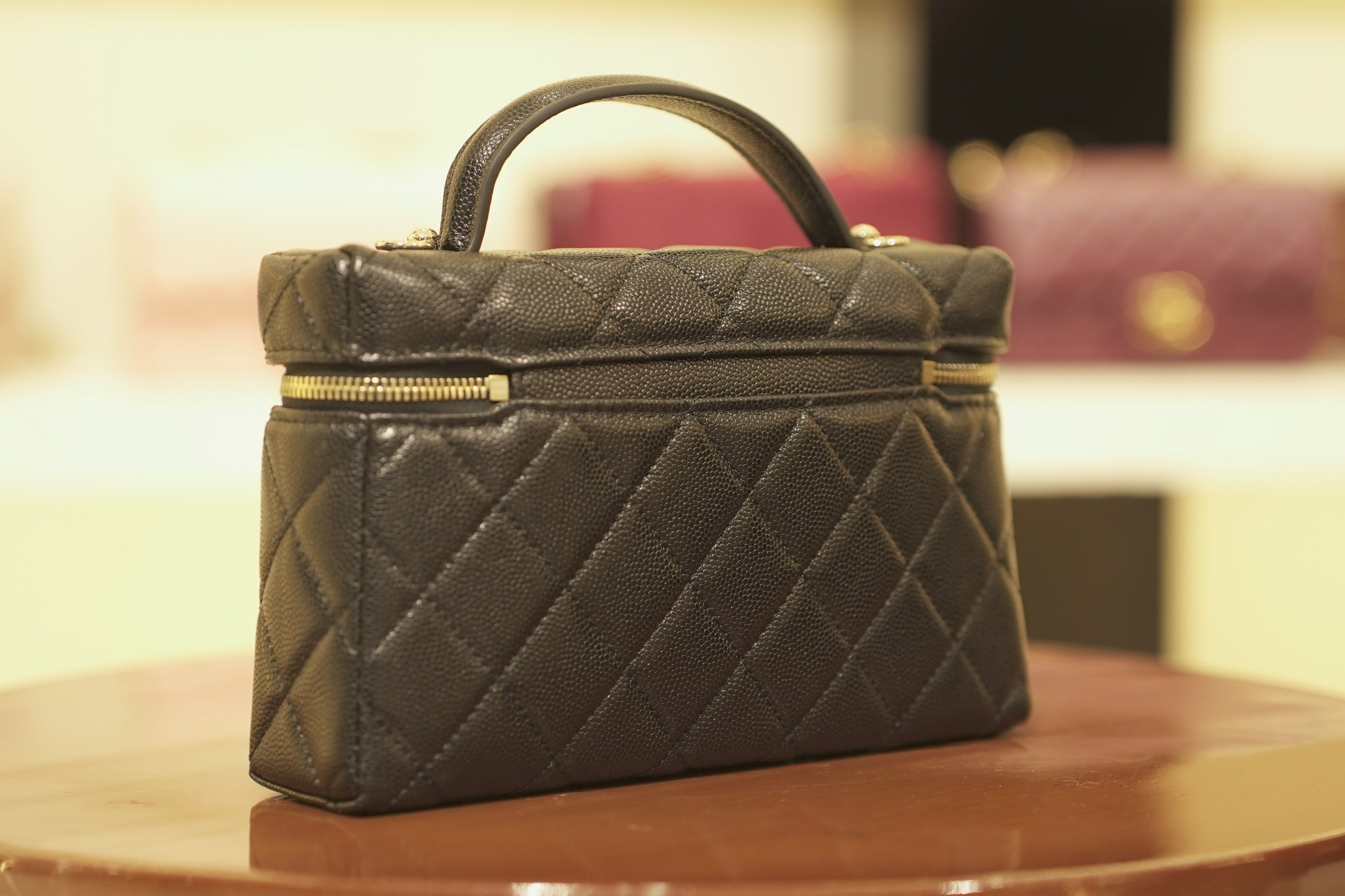 Chanel | Vanity Medium – Caviar Leather – Black – Gold Hardware