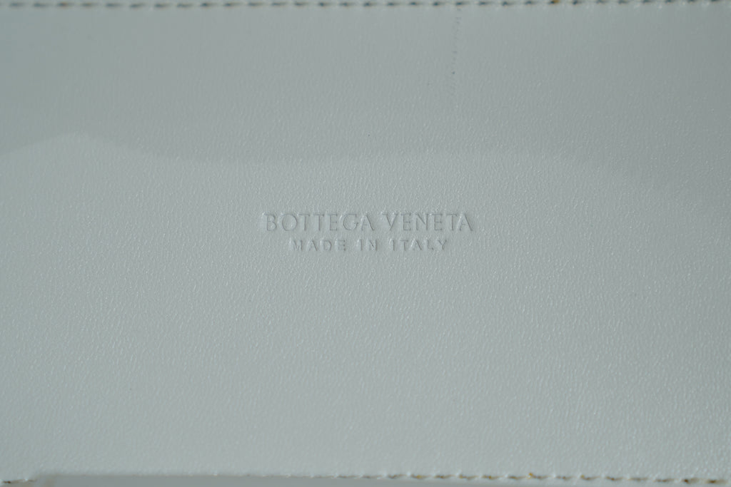 بوتيغا فينيتا | بانغ بانغ (ميني) – جلد – أبيض – ذهبي