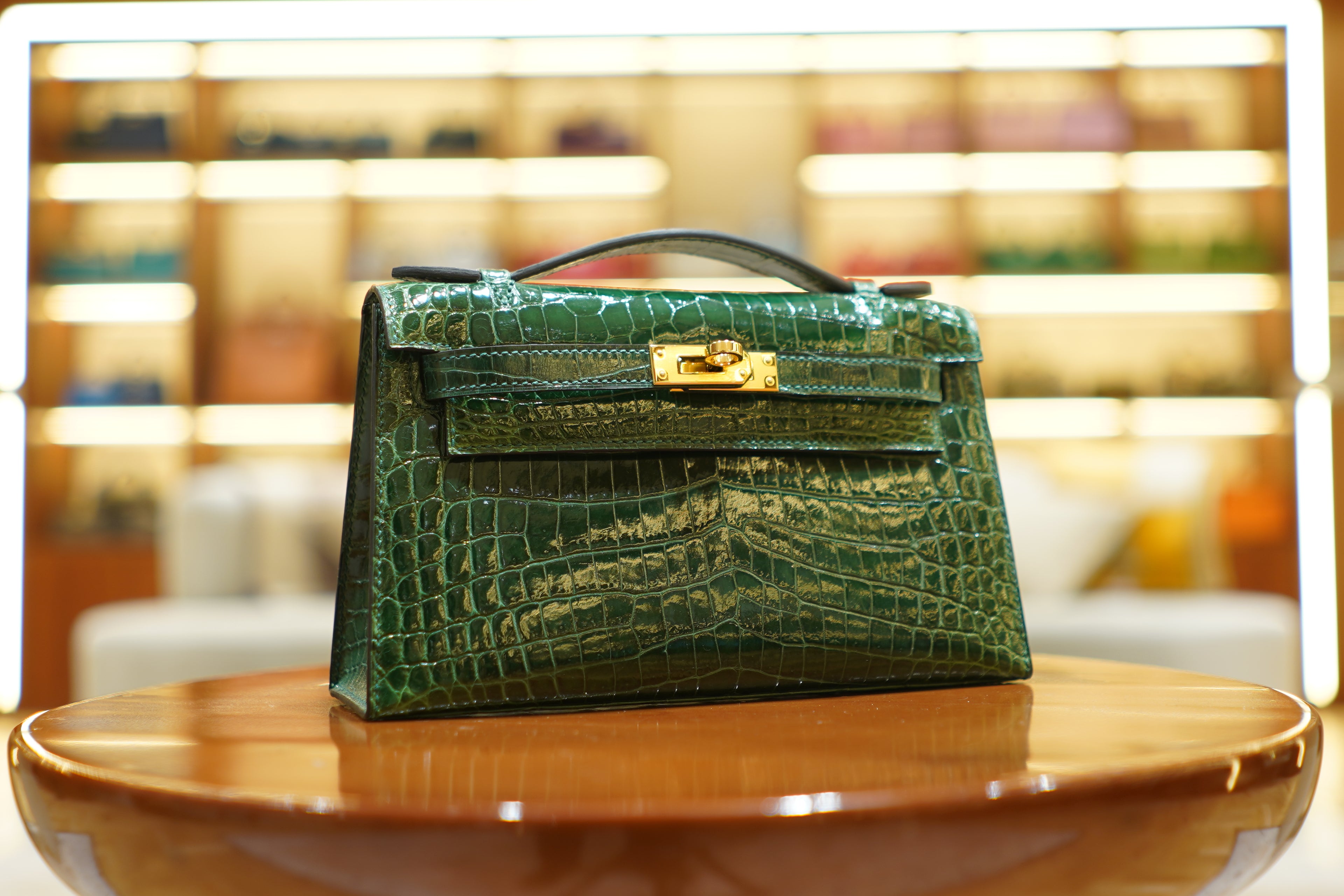 Hermes | Kelly Pochette – Shiny Crocodile Leather – Green – Gold Hardware