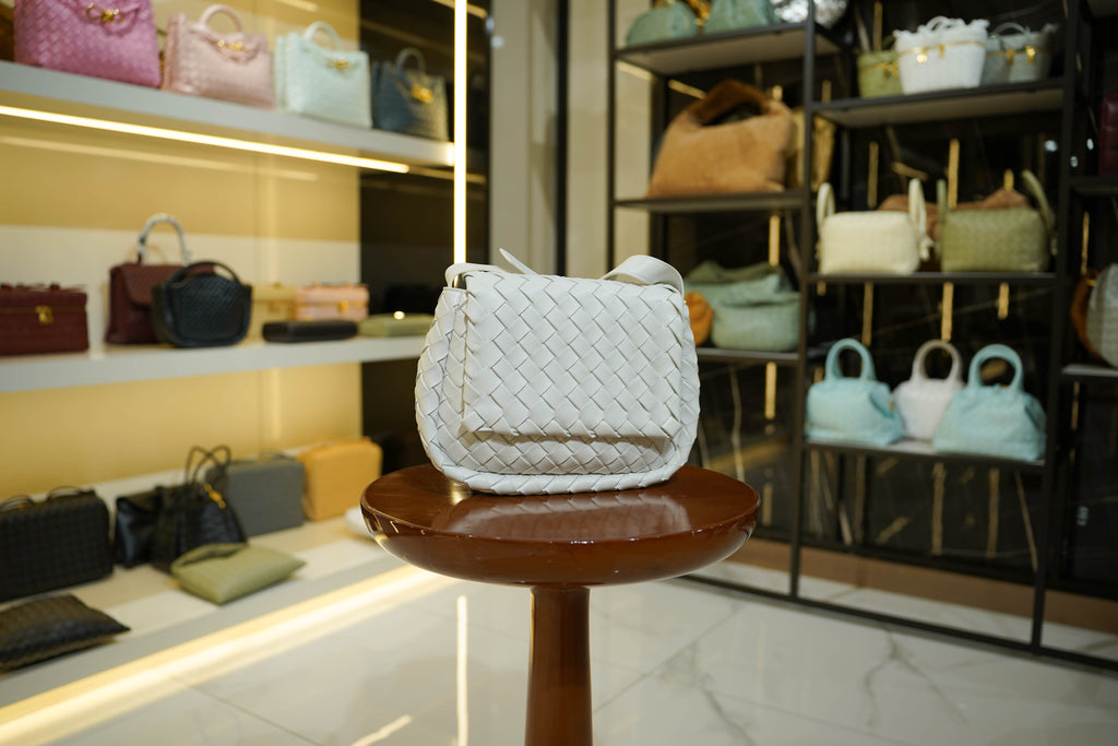 Bottega Veneta | Cobble-Messenger – Leather – White – Silver Hardware