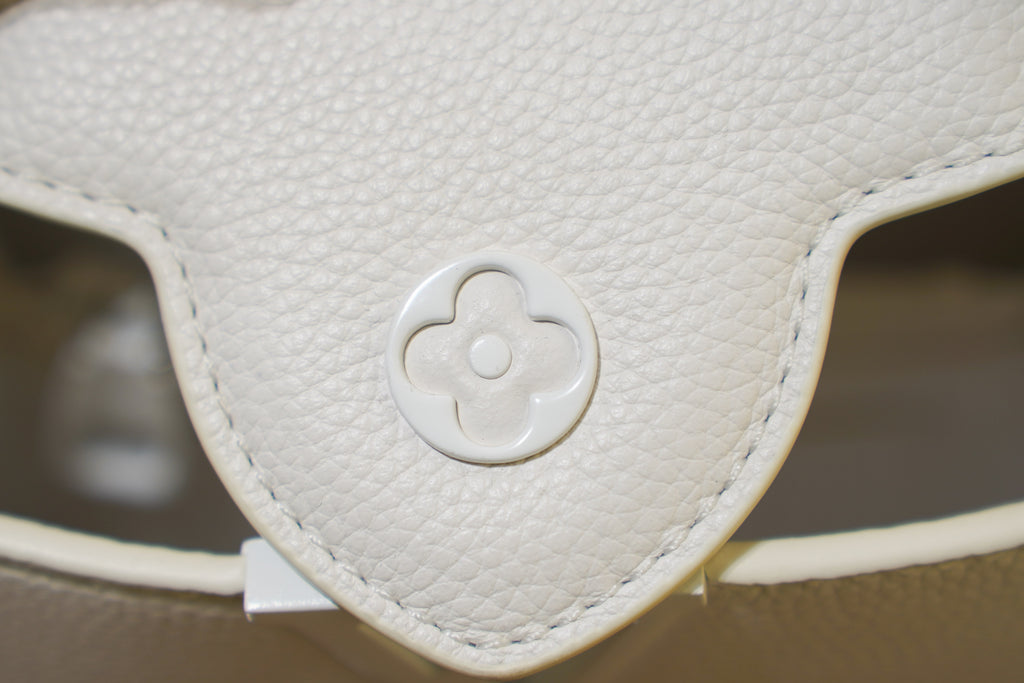 Louis Vuitton | Capucines Medium – Leather – Beige – Silver Hardware