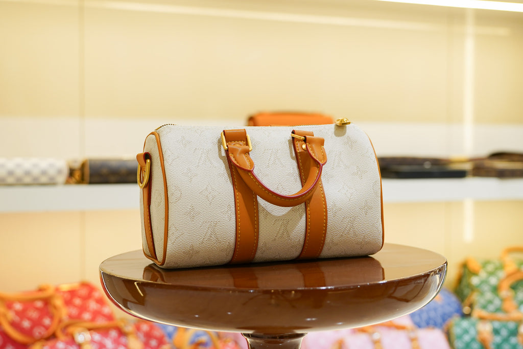 Louis Vuitton | Speedy – Canvas – Cream – Gold Hardware