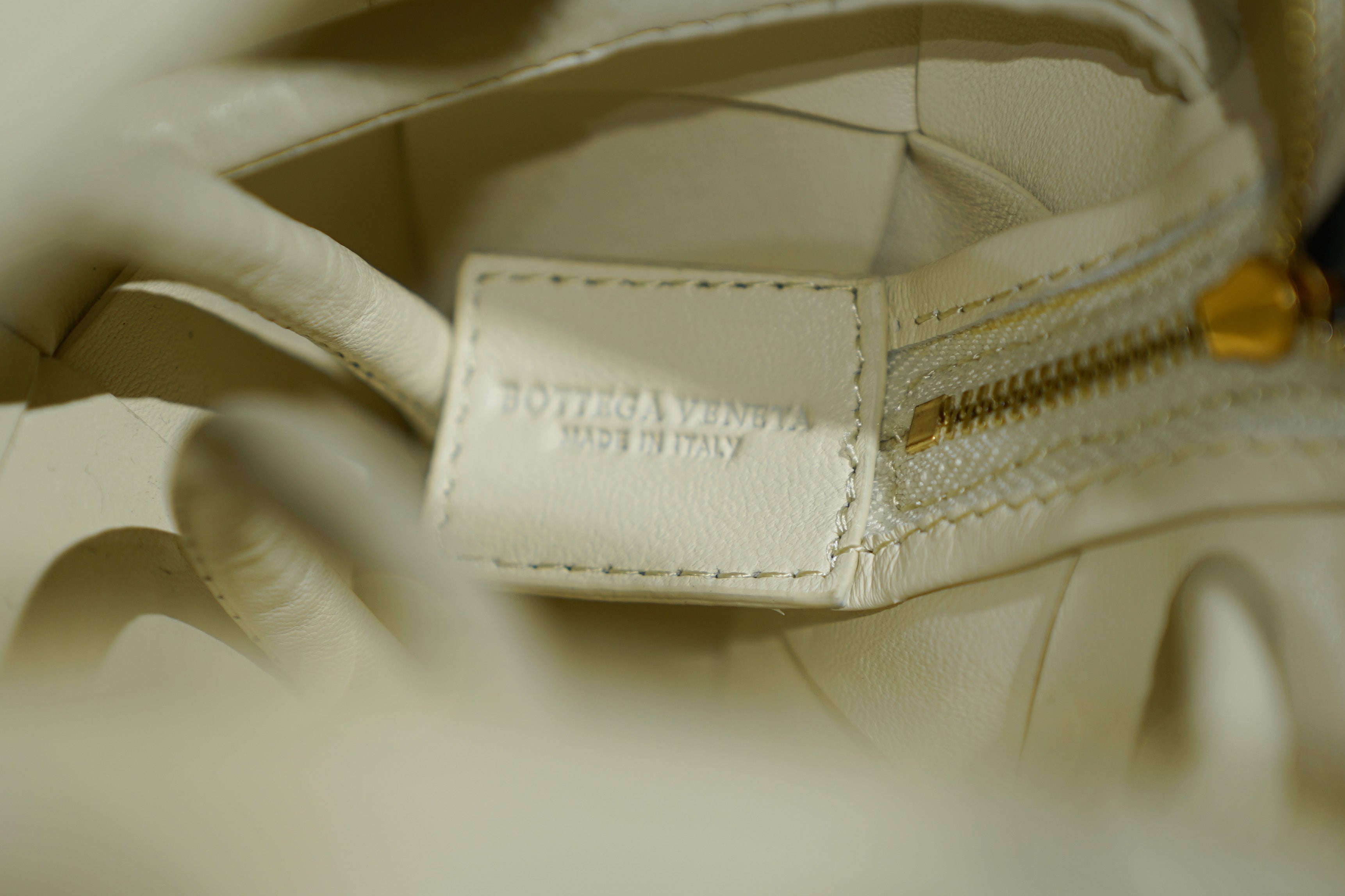 Bottega Veneta | Cassette (Small) – Leather – Cream – Gold Hardware