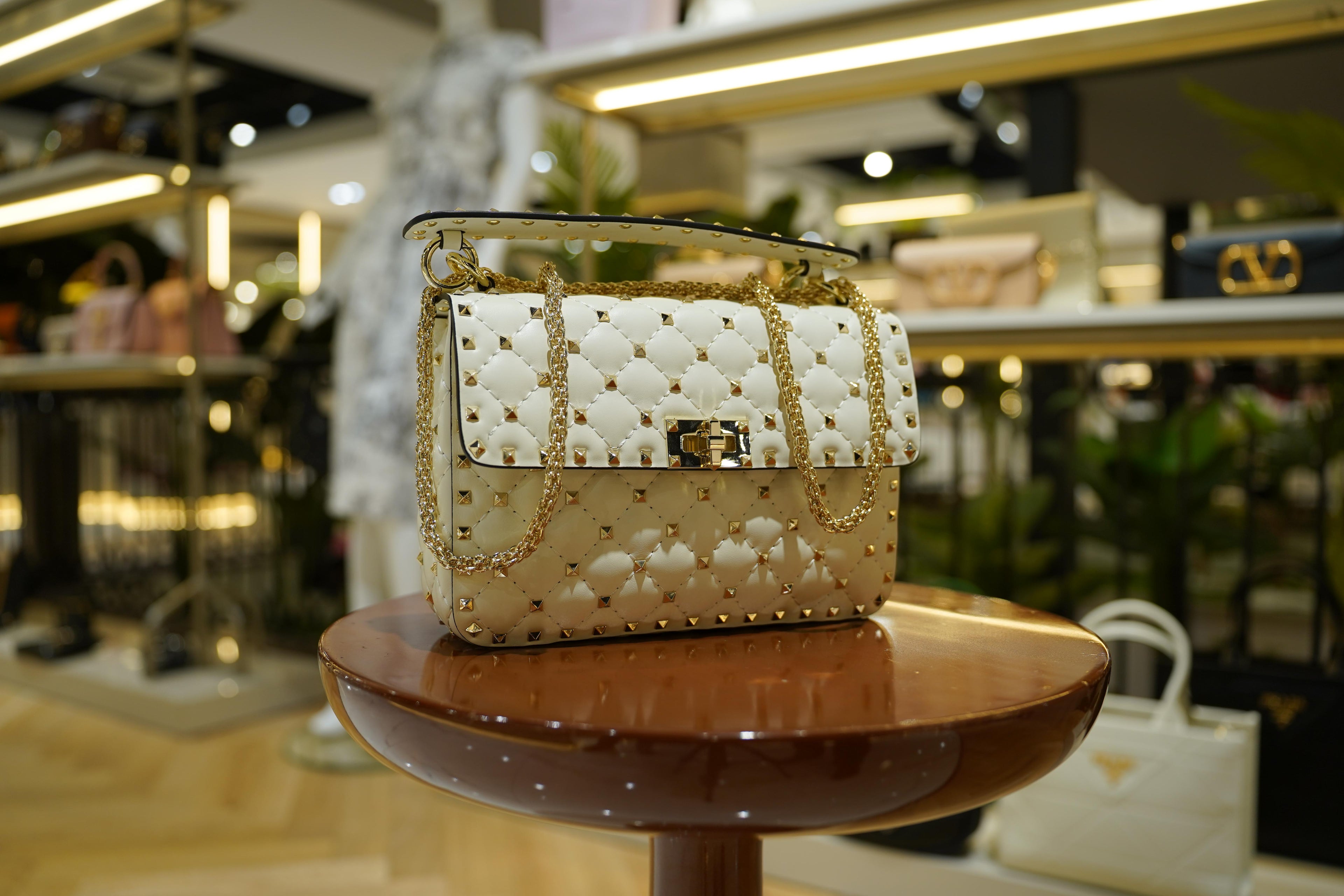 Valentino | Rockstud Spike – Leather – Ivory – Gold Hardware