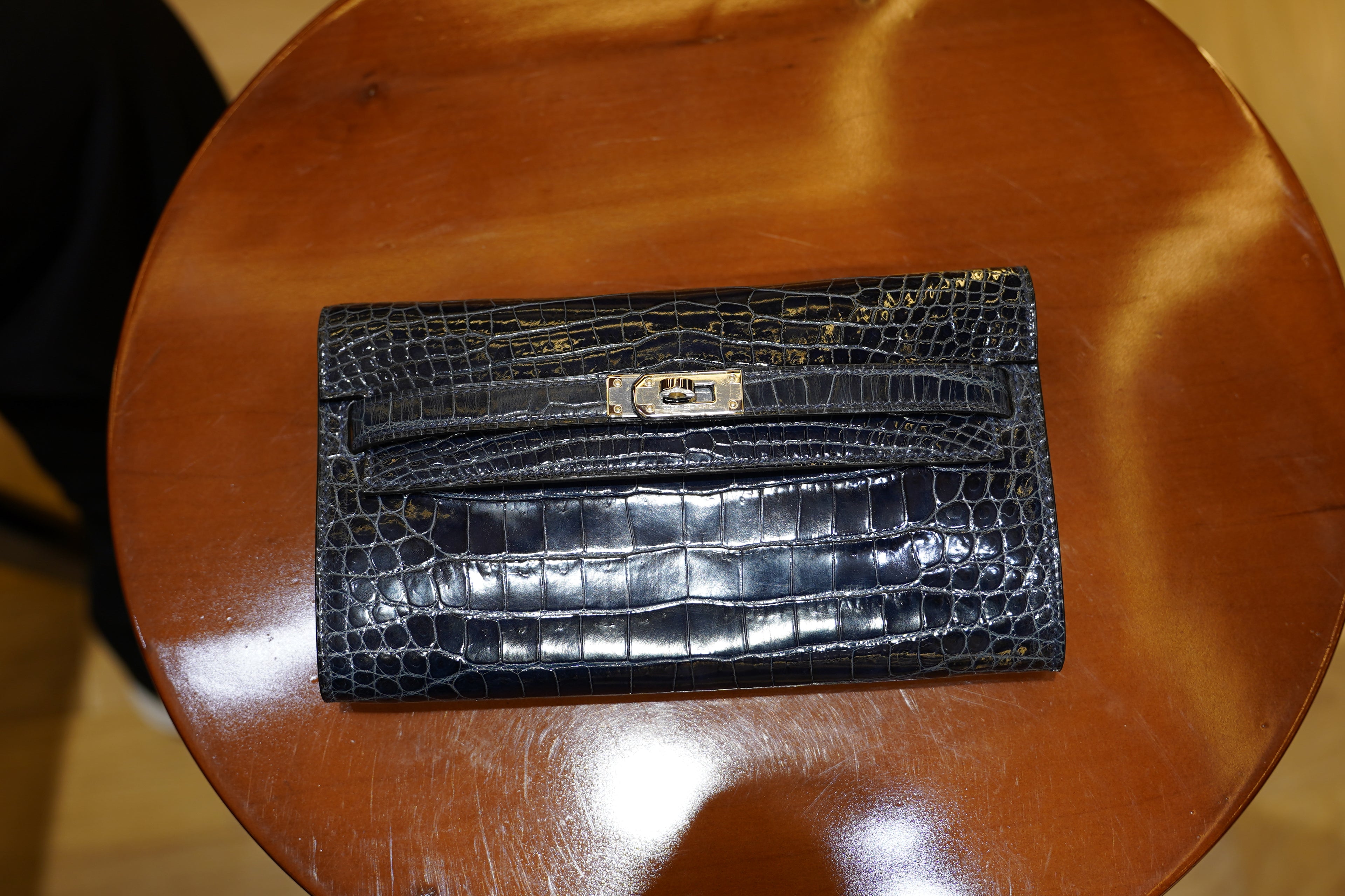 Hermes | Kelly To Go Wallet – Crocodile Leather – Black – Gold Hardware