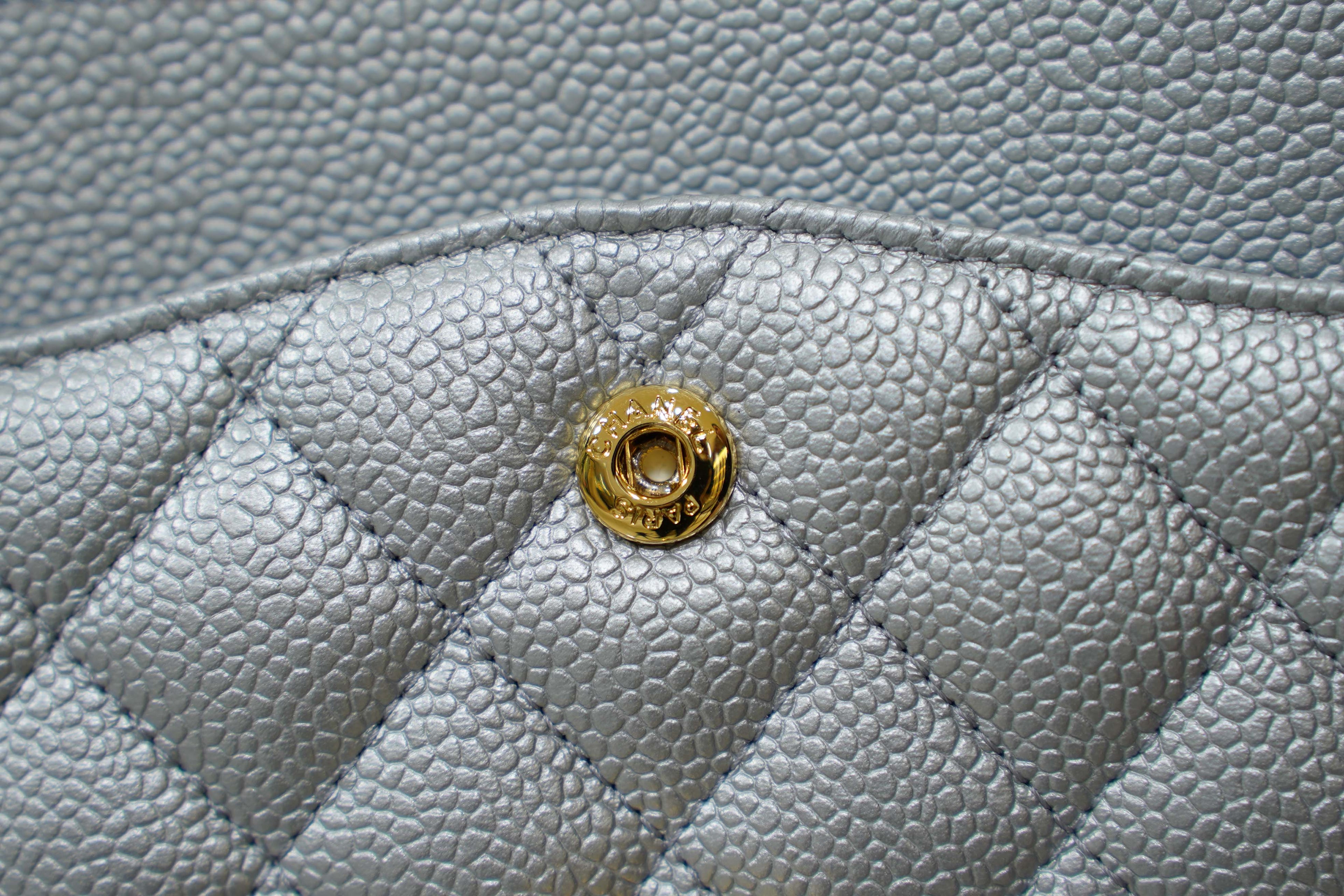 Chanel | Classic Flap Bag – Medium – Leather – Silver – Gold Hardware