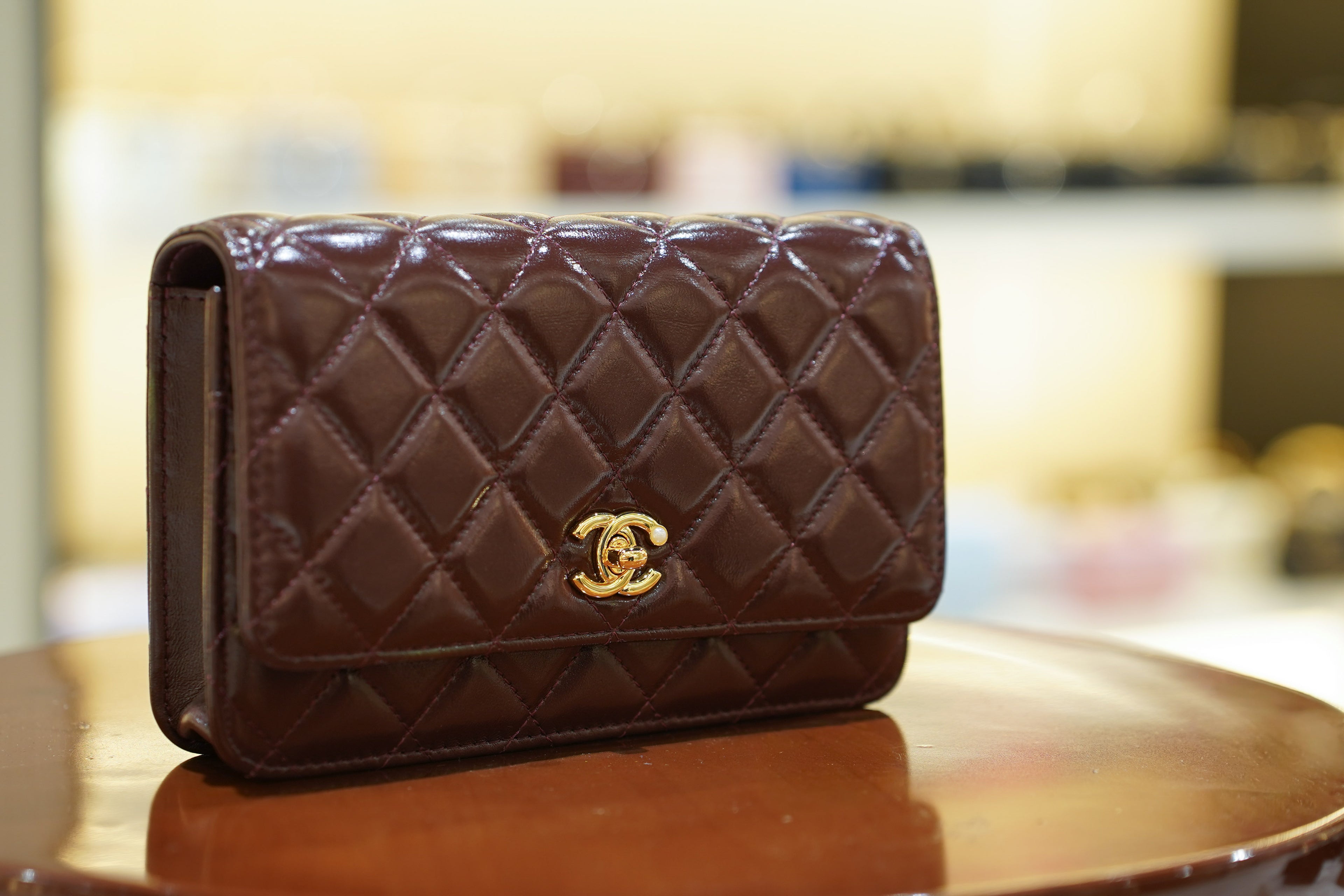 Chanel | Wallet on Chain – Lambskin – Burgundy – Gold Hardware