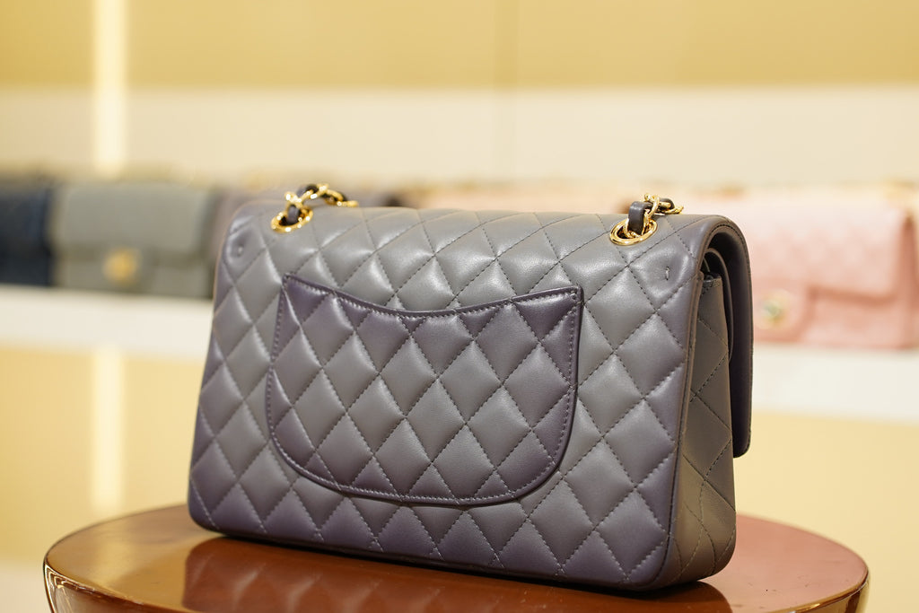 Chanel | Classic Flap Bag – Medium – Lambskin – Gray – Gold Hardware