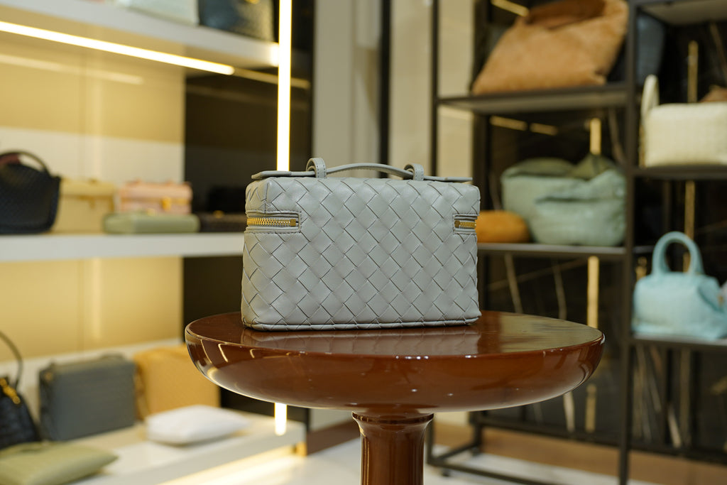 بوتيغا فينيتا | بانغ بانغ – جلد – رمادي – ذهبي