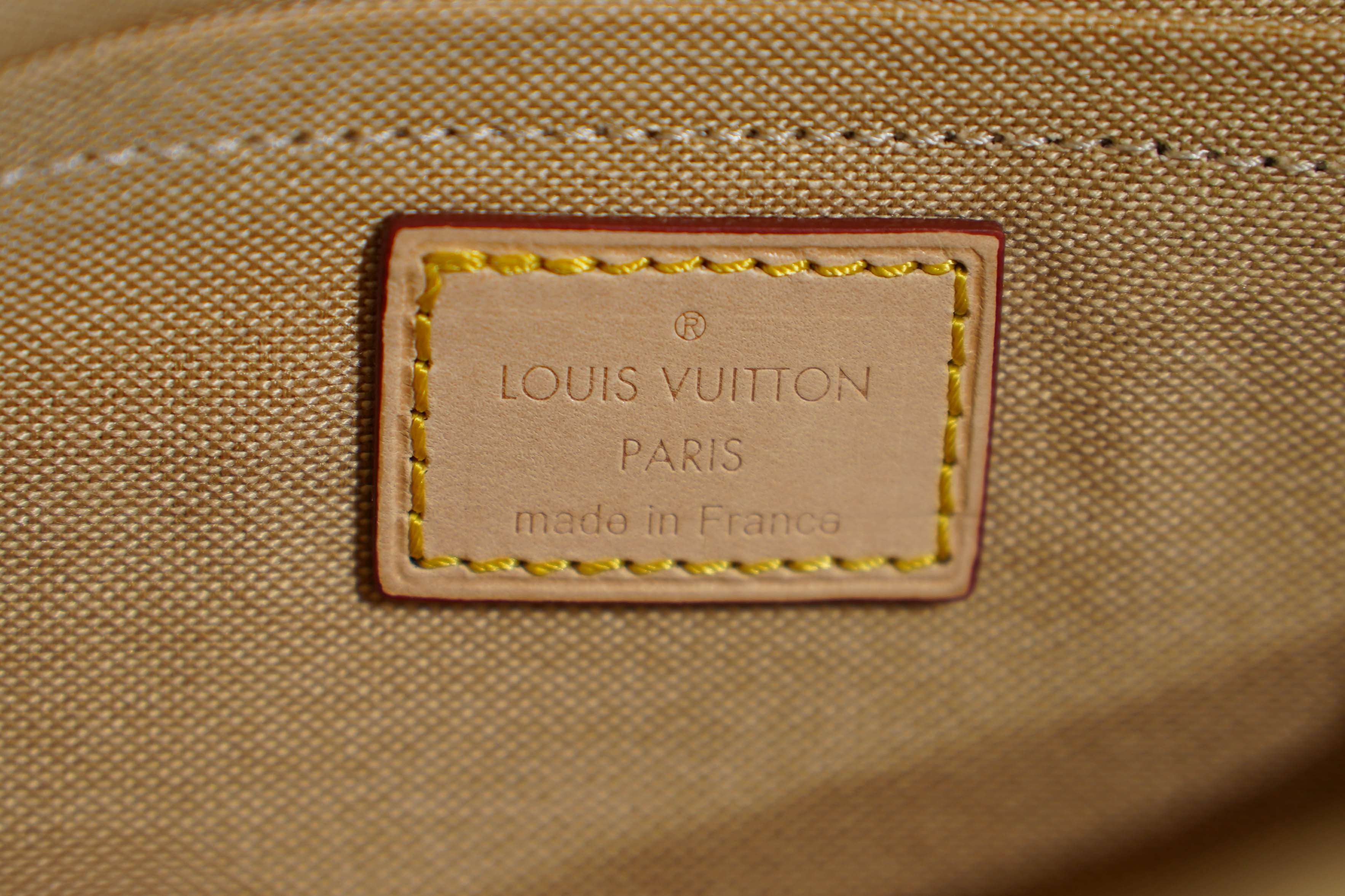 Louis Vuitton | Pochette Métis – Canvas – Damier Azur – Gold Hardware