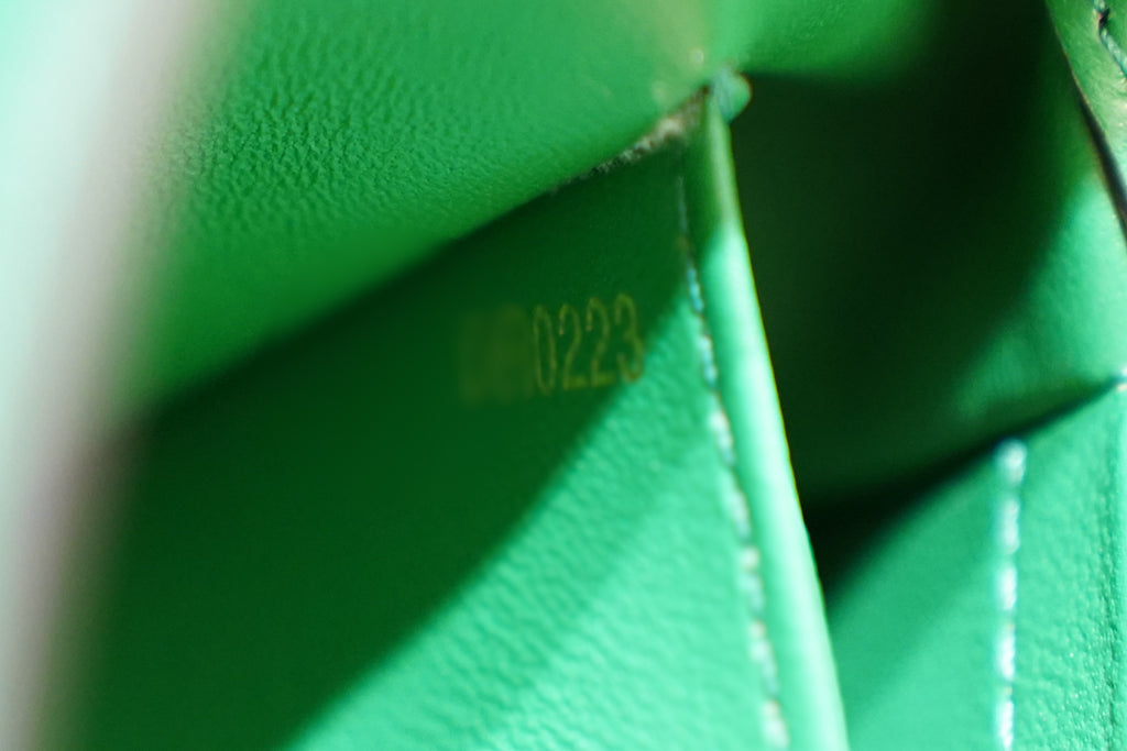 Louis Vuitton | Capucines Medium – Ostrich Leather – Green – Gold Hardware