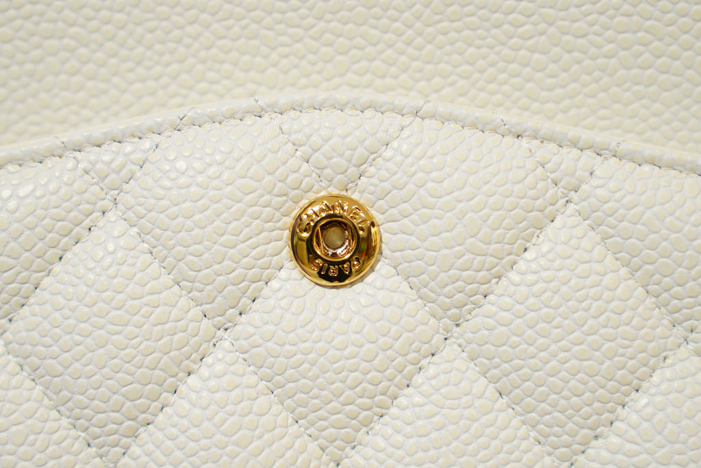CChanel | Classic Flap Bag – Medium – Leather – White – Gold Hardware