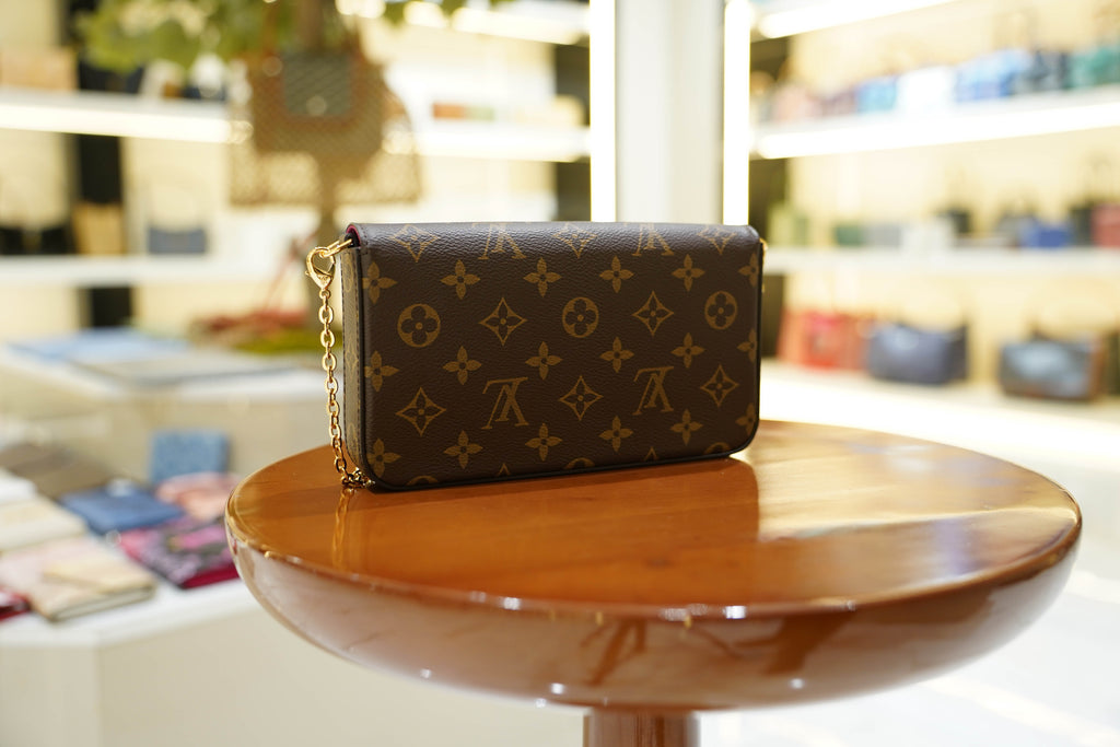Louis Vuitton | Pochette Metis – Canvas – Brown – Gold Hardware