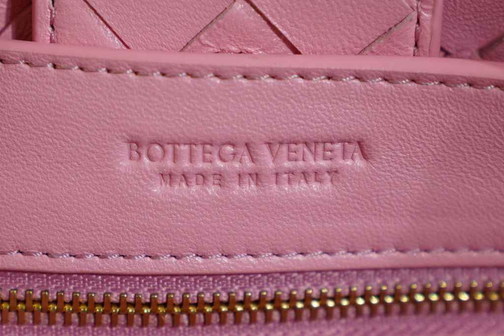 Bottega Veneta | Andiamo – Intrecciato – Rosa – Gold Hardware