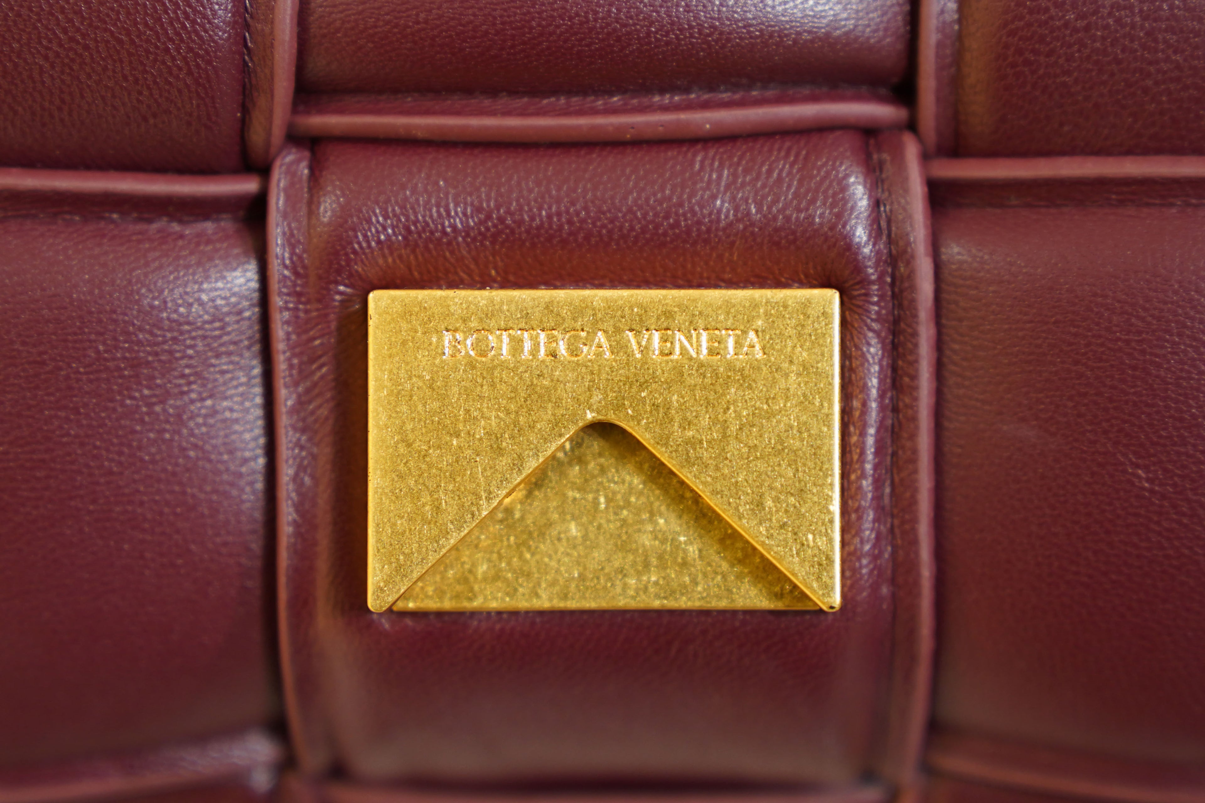 Bottega Veneta | Cassette – Leather – Burgundy – Gold Hardware