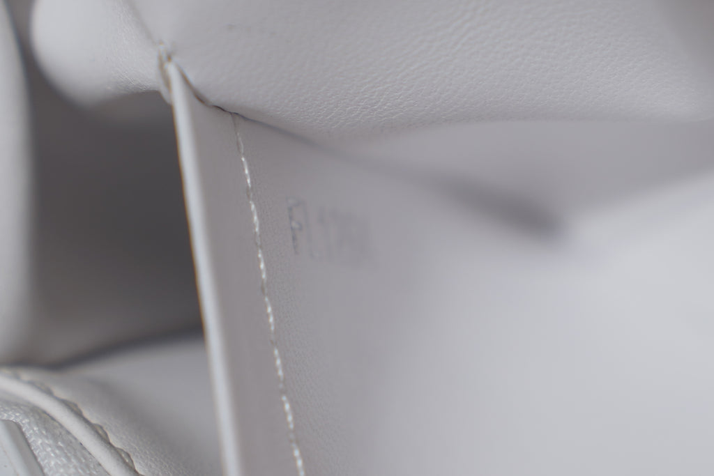 Louis Vuitton | Capucines Medium – Leather – Beige – Silver Hardware