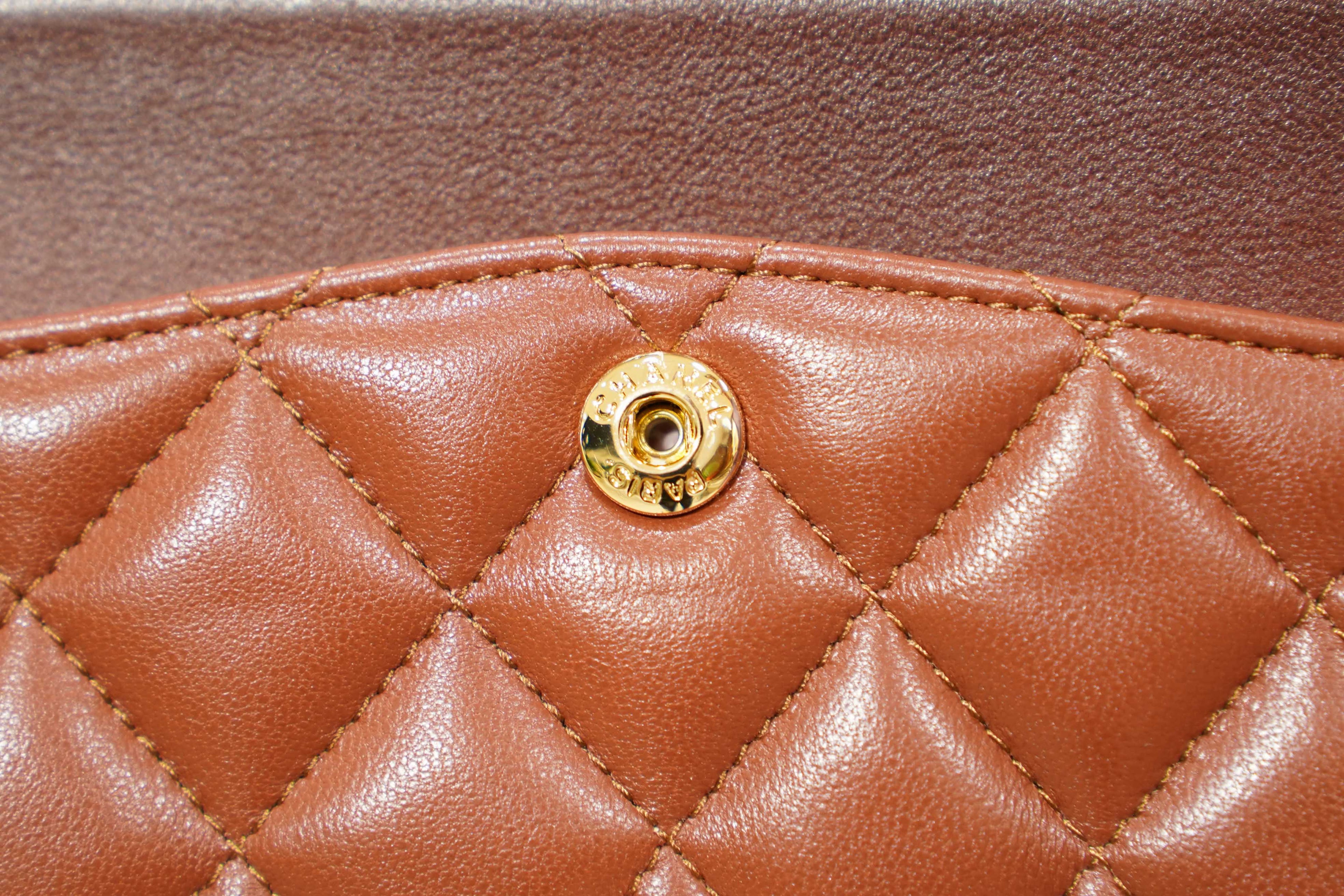 Chanel | Classic Flap Bag – Medium – Lambskin – Brown – Gold Hardware