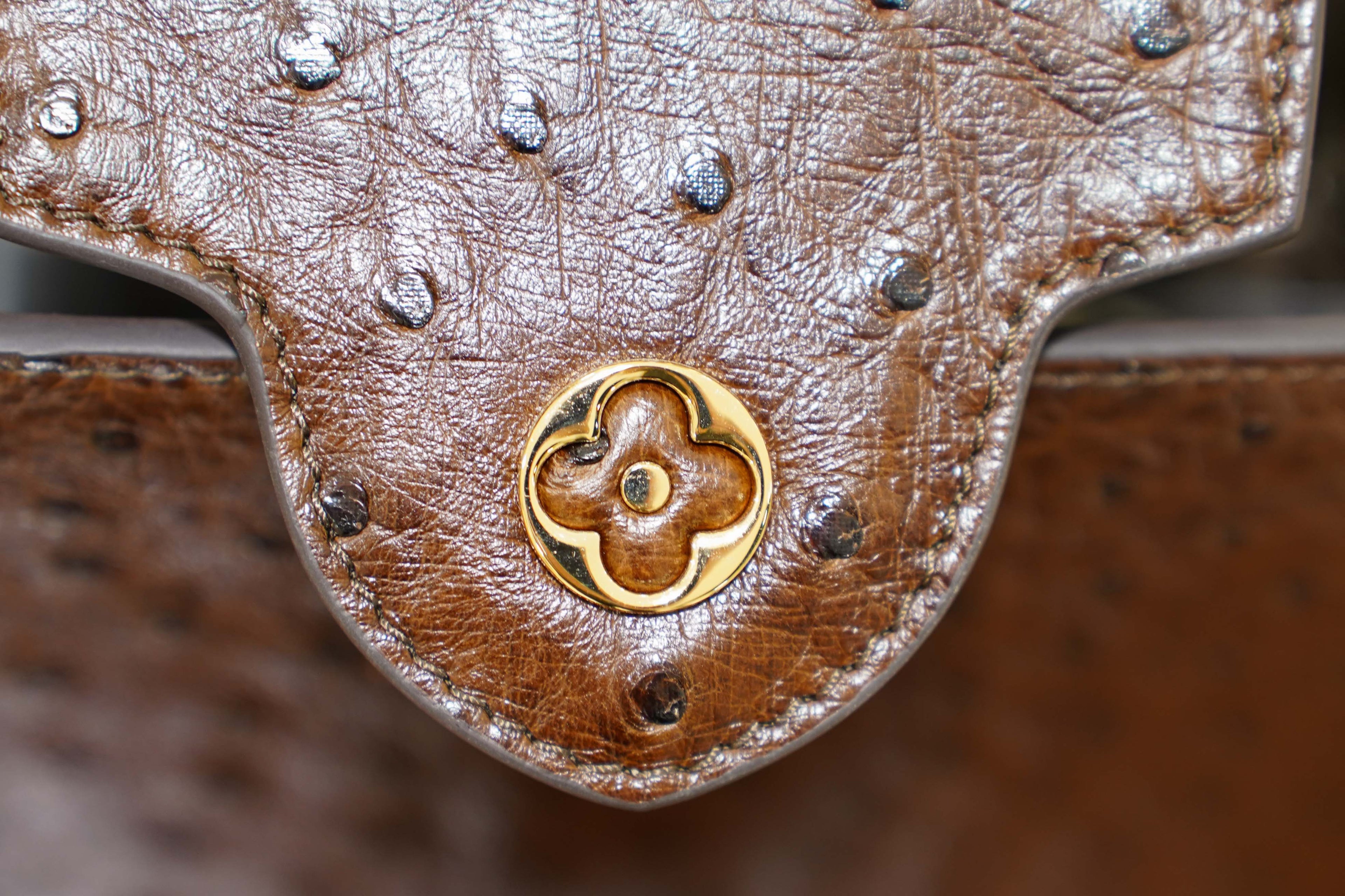 Louis Vuitton | Capucines Medium – Ostrich Leather – Brown – Gold Hardware