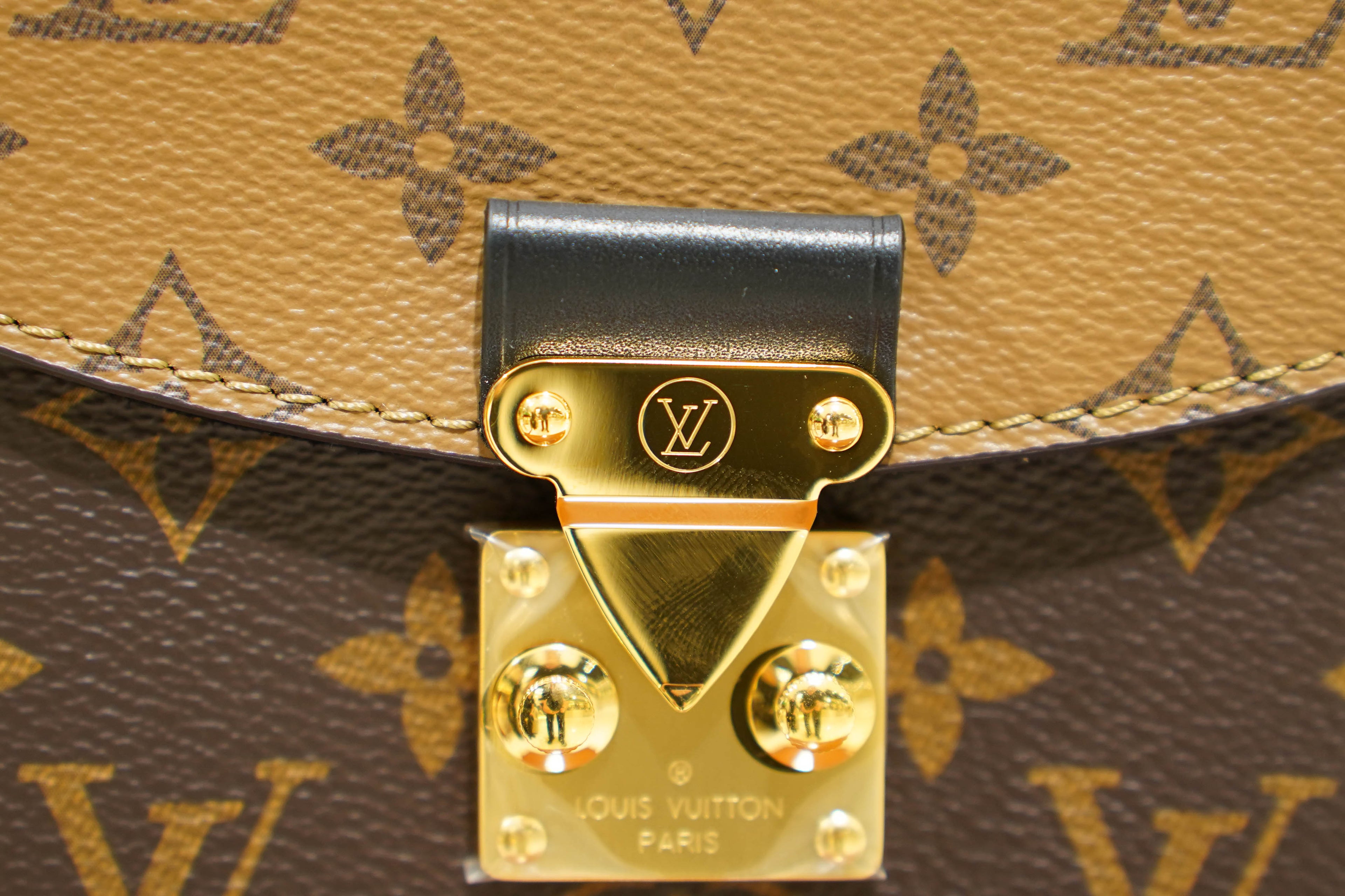 Louis Vuitton | Petite Malle – Canvas – Monogram – Gold Hardware