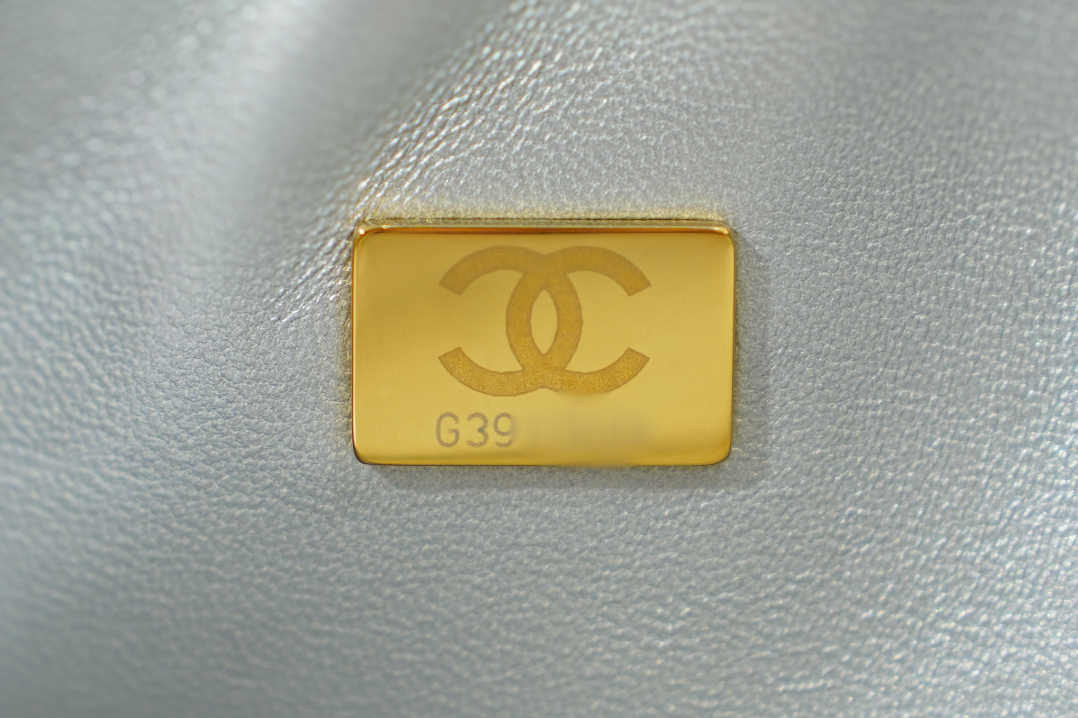 Chanel | Classic Flap Bag – Medium – Leather – Silver – Gold Hardware