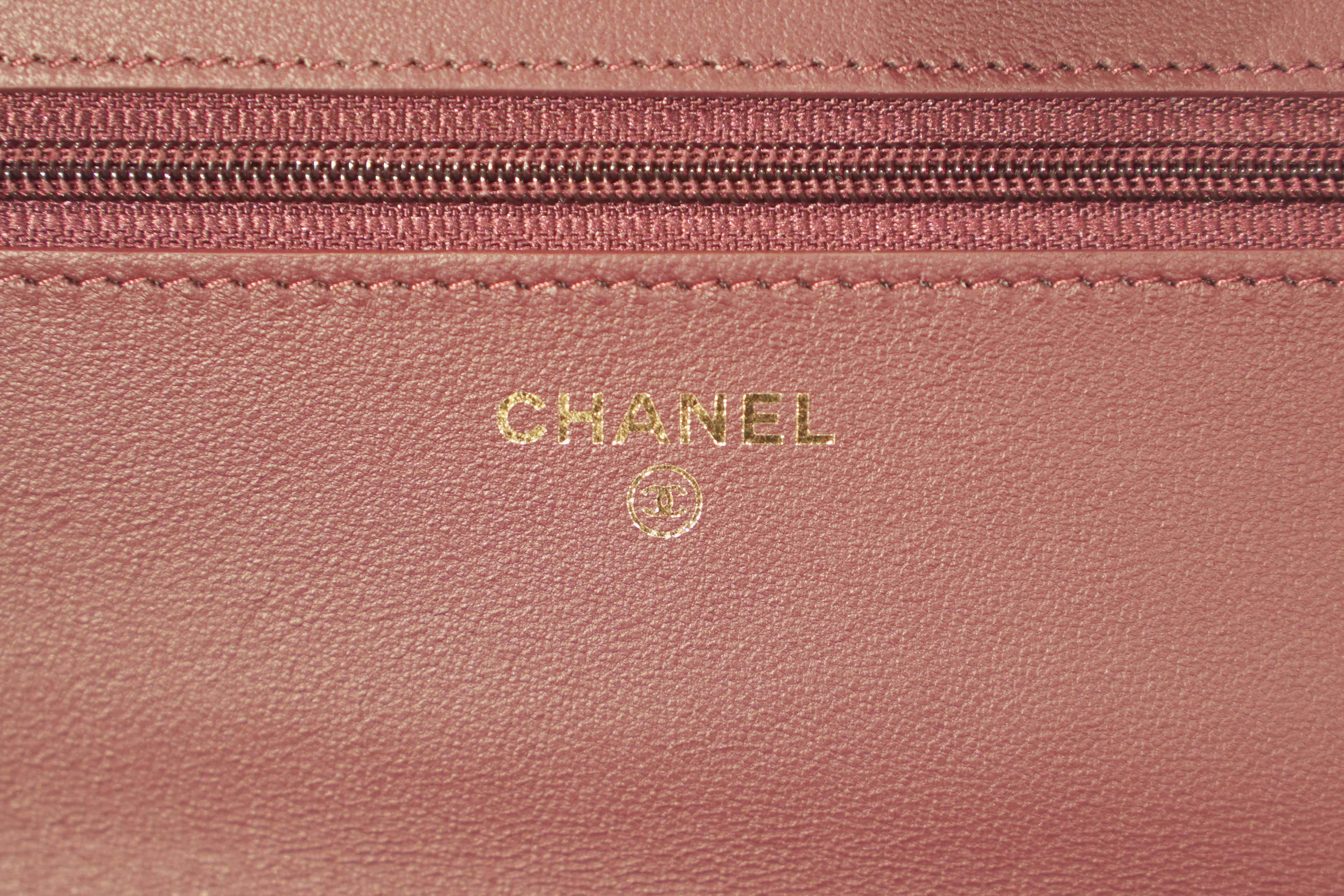 Chanel | Wallet on Chain – Lambskin – Burgundy – Gold Hardware