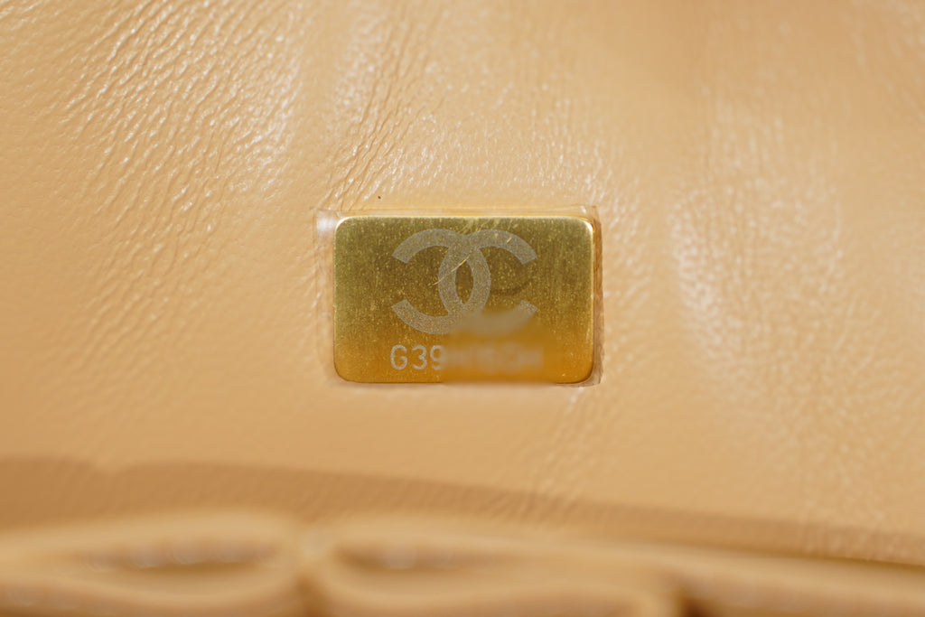Chanel | Sac Classic Flap – Moyen – Cuir – Beige – Quincaillerie Dorée