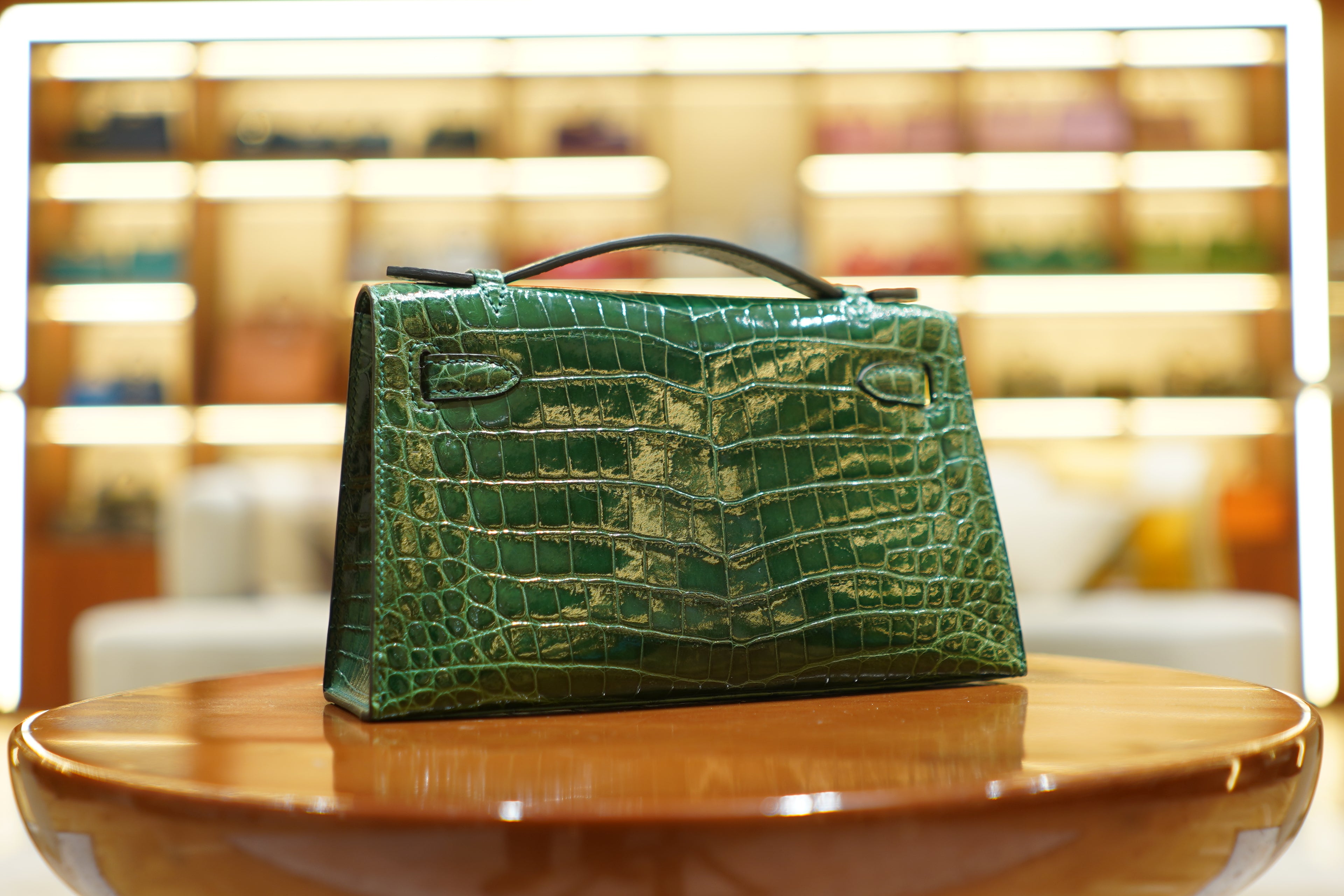 Hermes | Kelly Pochette – Shiny Crocodile Leather – Green – Gold Hardware