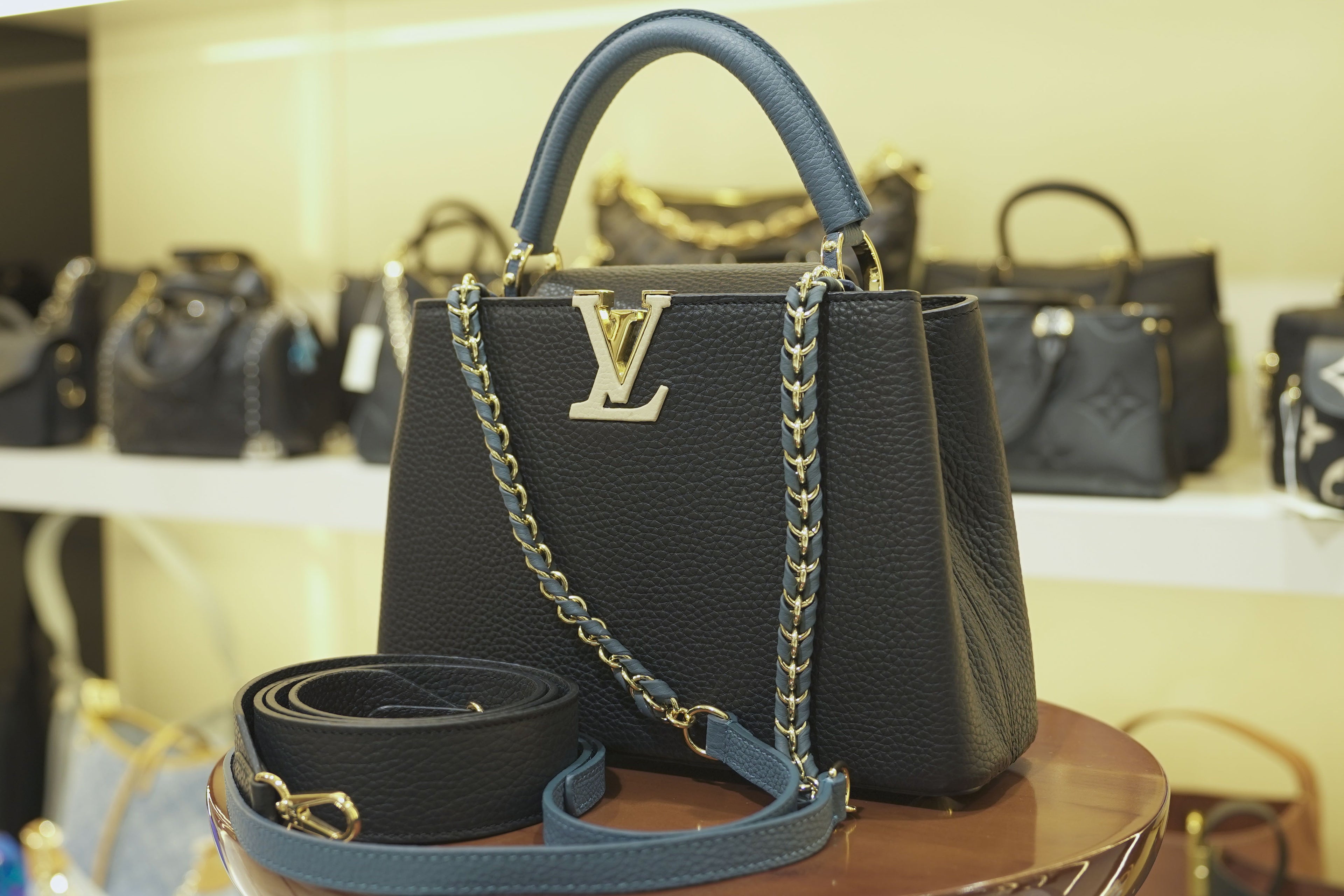 Louis Vuitton | Capucines – Leather – Navy – Gold Hardware