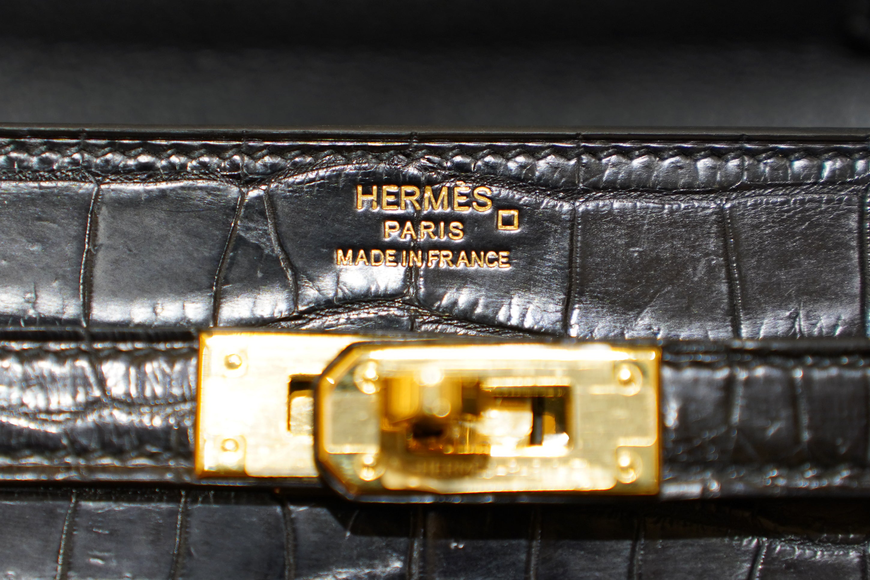 Hermes | Kelly – 28 – Crocodile Leather – Black – Gold Hardware