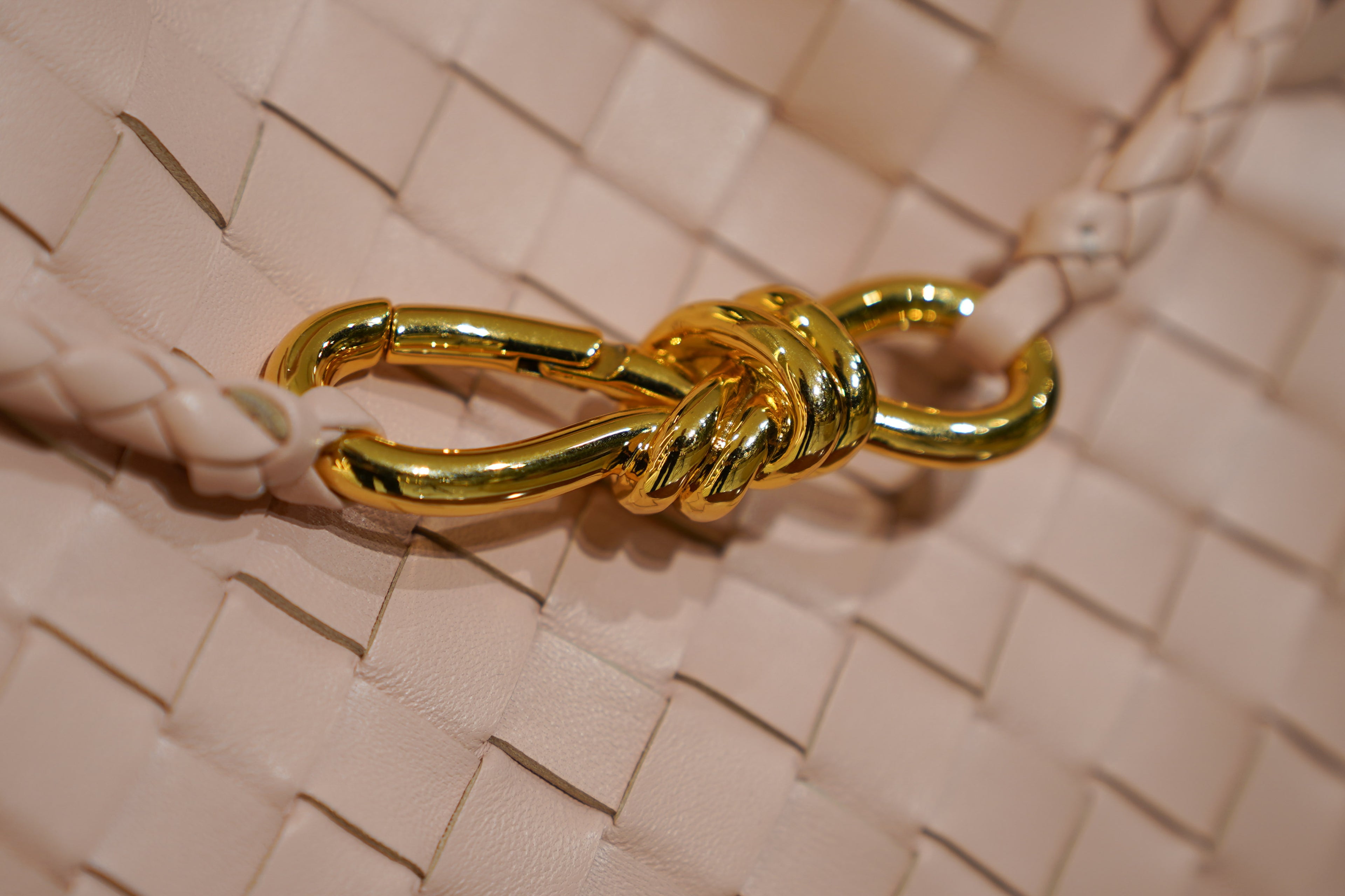 Bottega Veneta | Andiamo – Leather – Blush – Gold Hardware